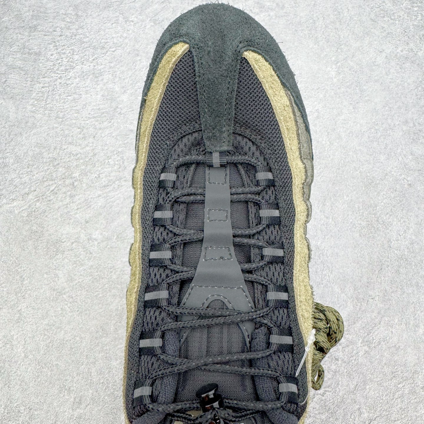 ＃KZ神版 UNDEFEATED x NK Air Max 95 SP 纽约限定 联名黑绿 IB4523