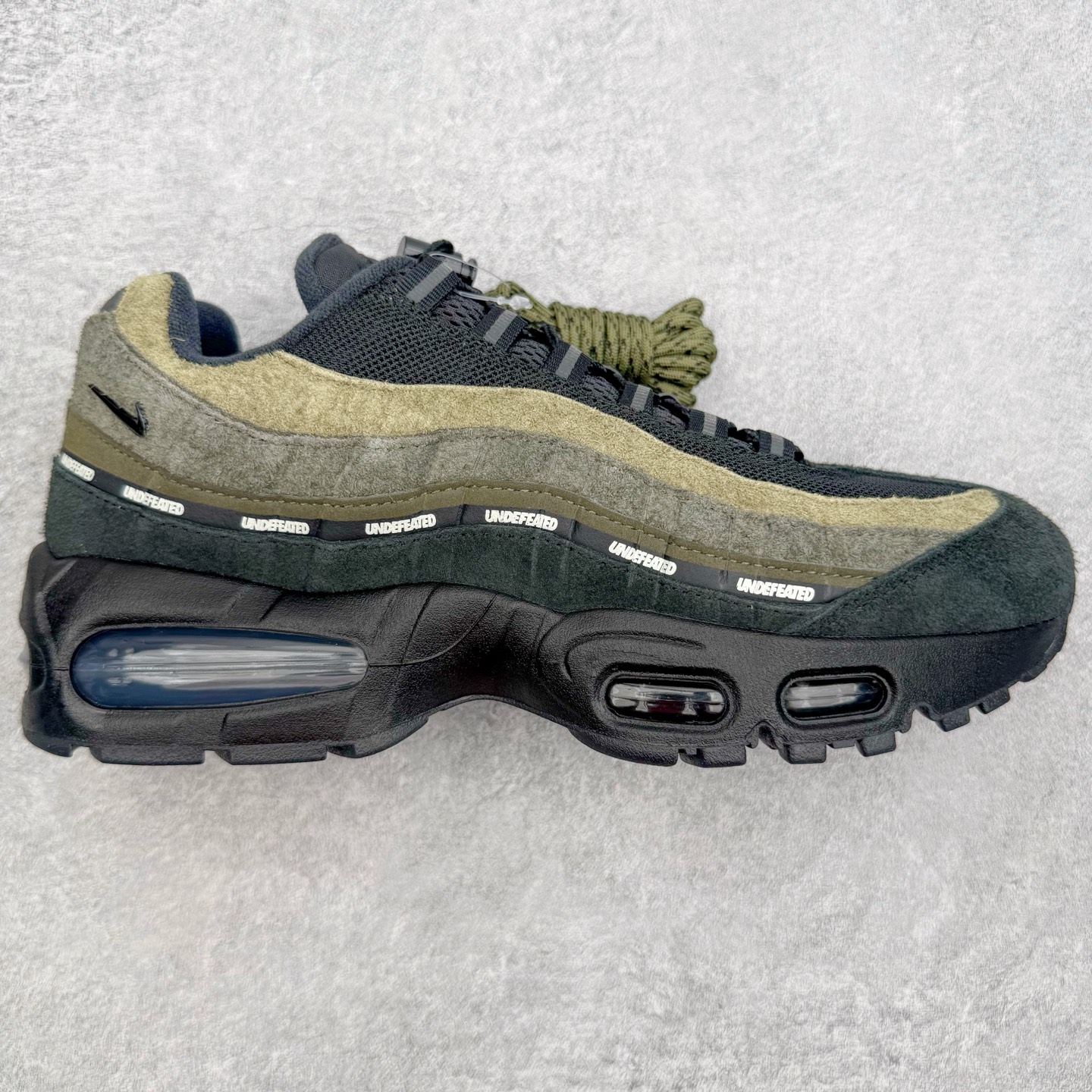 ＃KZ神版 UNDEFEATED x NK Air Max 95 SP 纽约限定 联名黑绿 IB4523