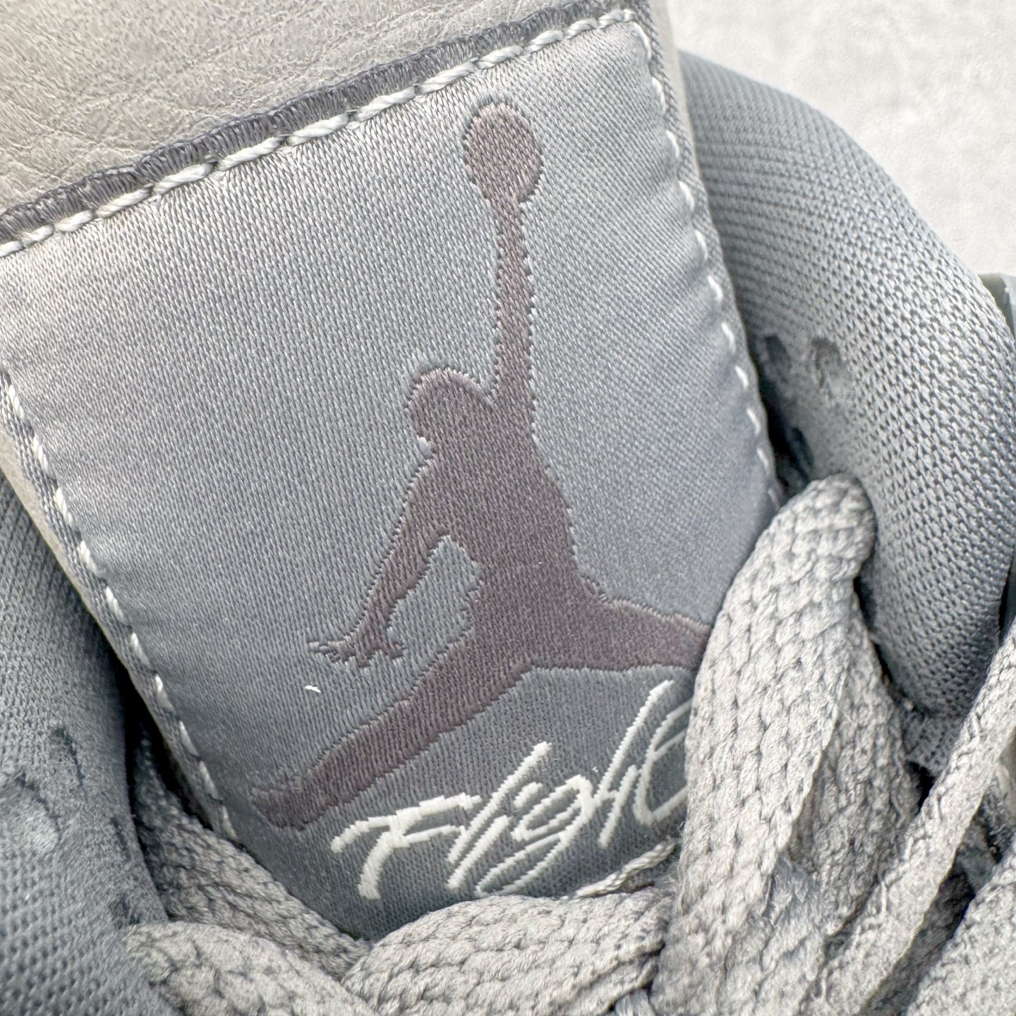 Nigel Sylvester x Air Jordan AJ4 Retro 联名灰色 货号：HF434