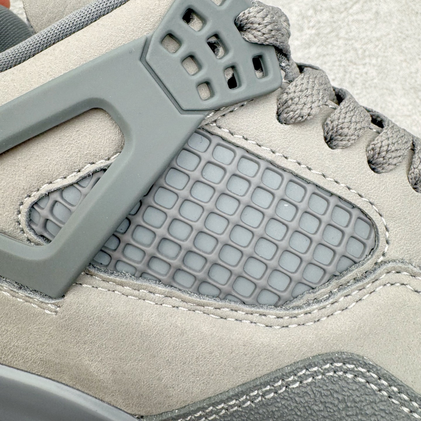 Nigel Sylvester x Air Jordan AJ4 Retro 联名灰色 货号：HF434
