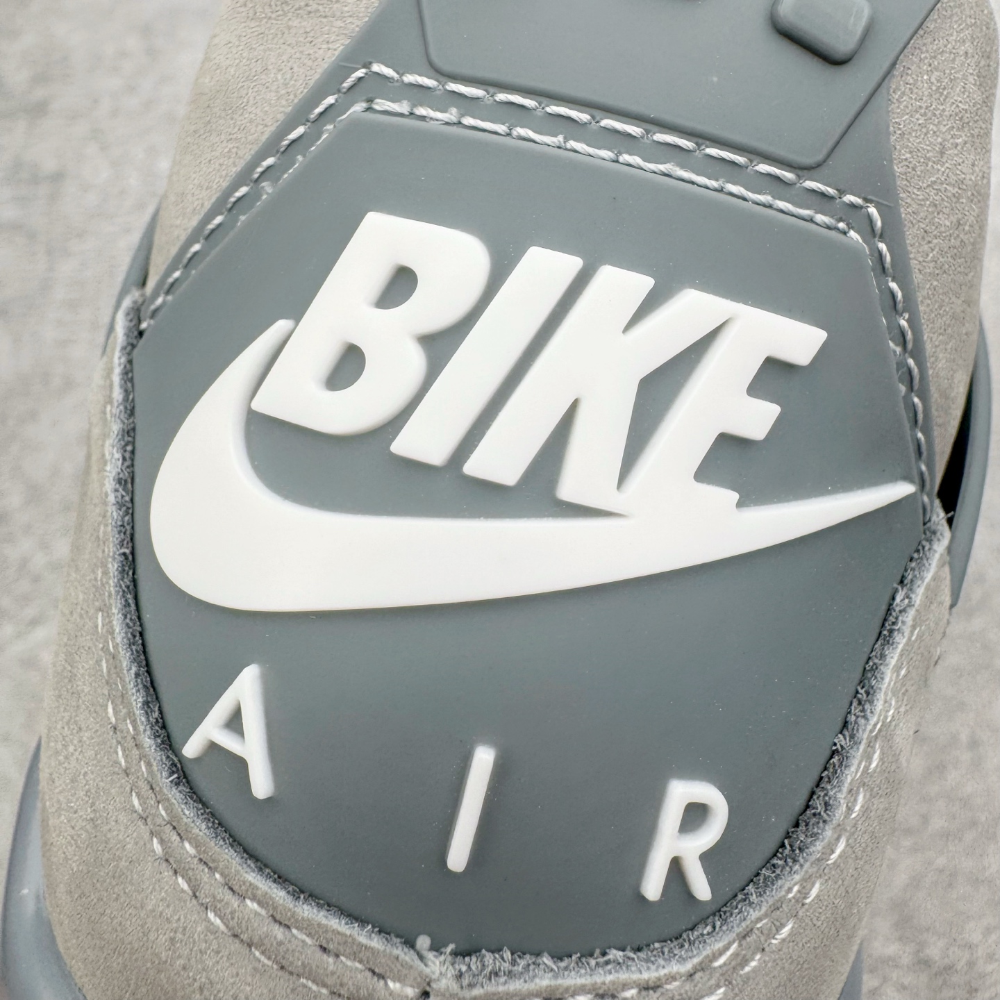 Nigel Sylvester x Air Jordan AJ4 Retro 联名灰色 货号：HF434