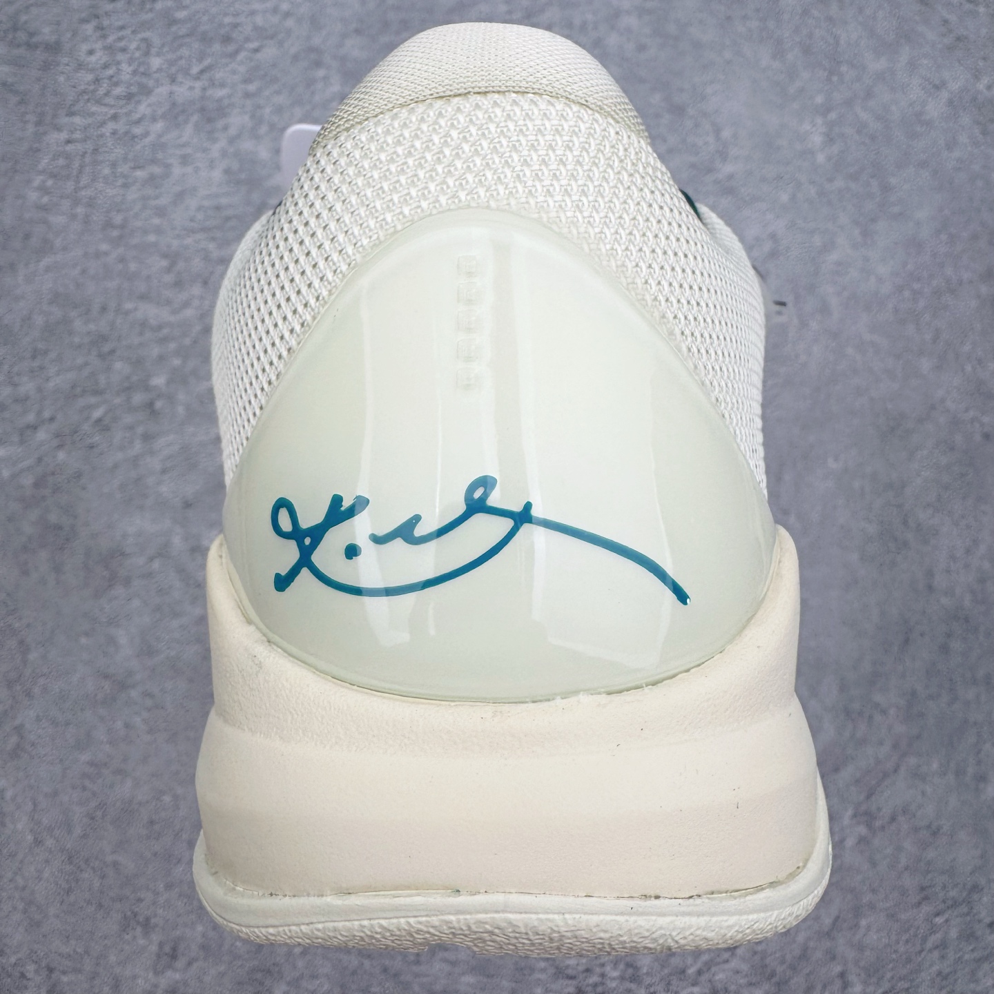 Caitlin Clark x NK Zoom Kobe ZK5 科比5代 克拉克联名 米白蓝 IZ18