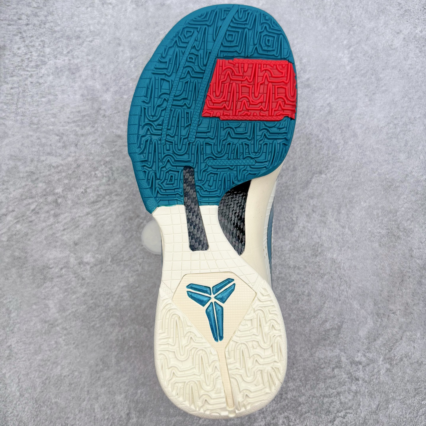 Caitlin Clark x NK Zoom Kobe ZK5 科比5代 克拉克联名 米白蓝 IZ18