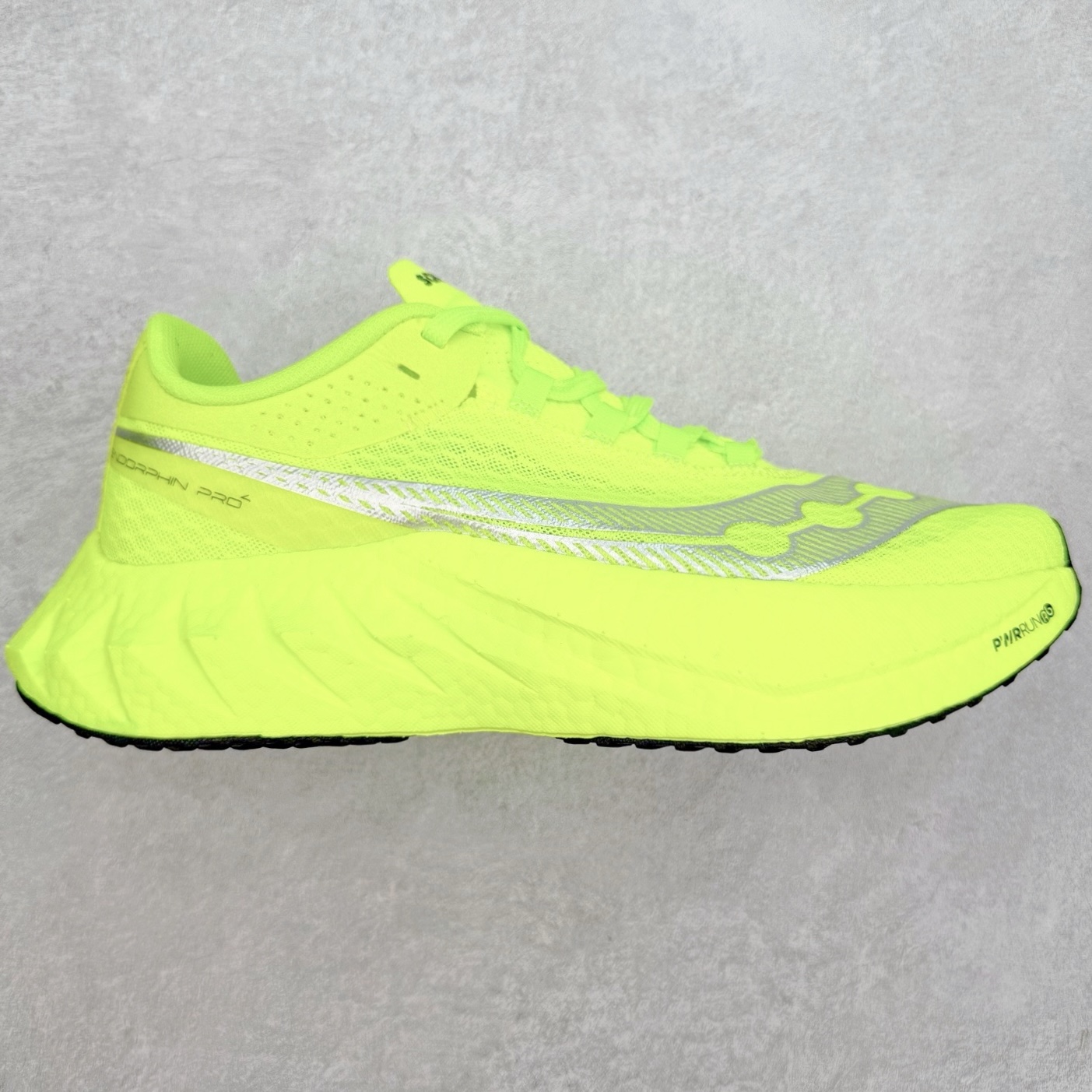 Saucony Endorphin Pro啡鹏 4 碳板竞速训练 低帮跑步鞋 Saucony（索康尼）是