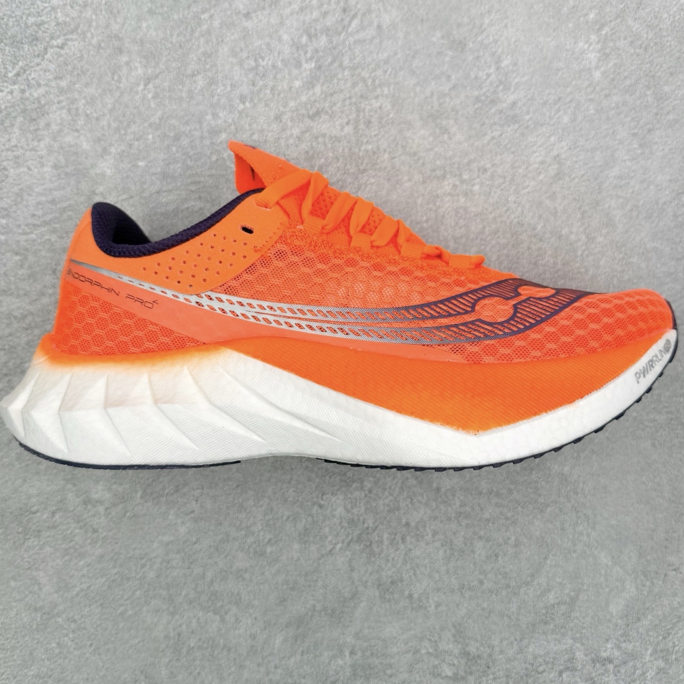Saucony Endorphin Pro啡鹏 4 碳板竞速训练 低帮跑步鞋 Saucony（索康尼）是