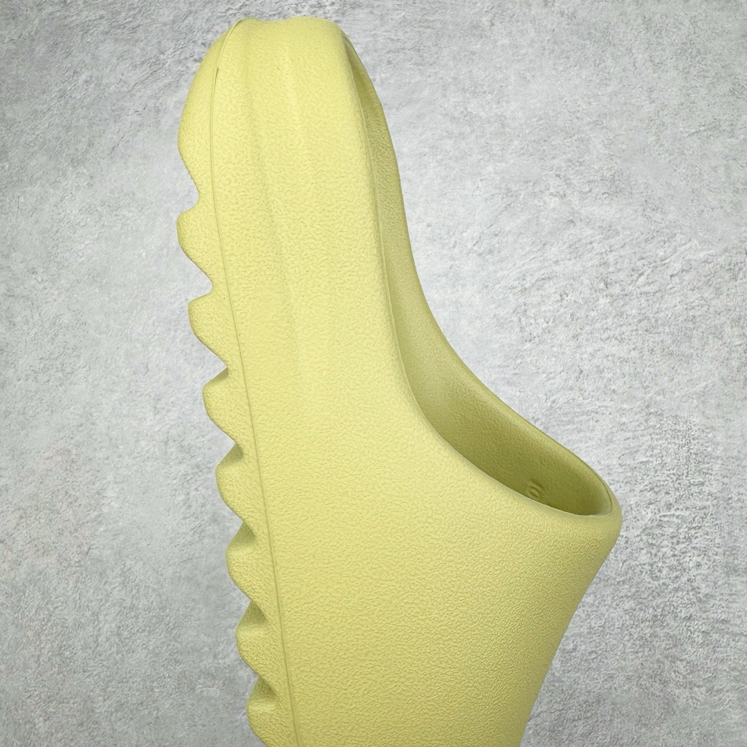 ＃Lw纯原盲盒福利‼️YEEZY SLIDE 椰子拖鞋系列 注意盲盒为软包无盒 报货备注尺码 随机配色 