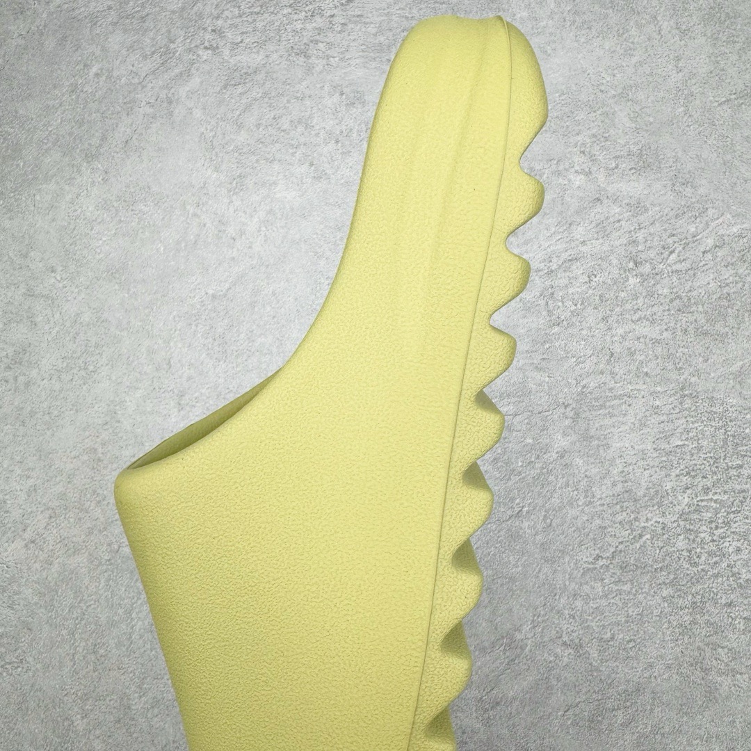 ＃Lw纯原盲盒福利‼️YEEZY SLIDE 椰子拖鞋系列 注意盲盒为软包无盒 报货备注尺码 随机配色 