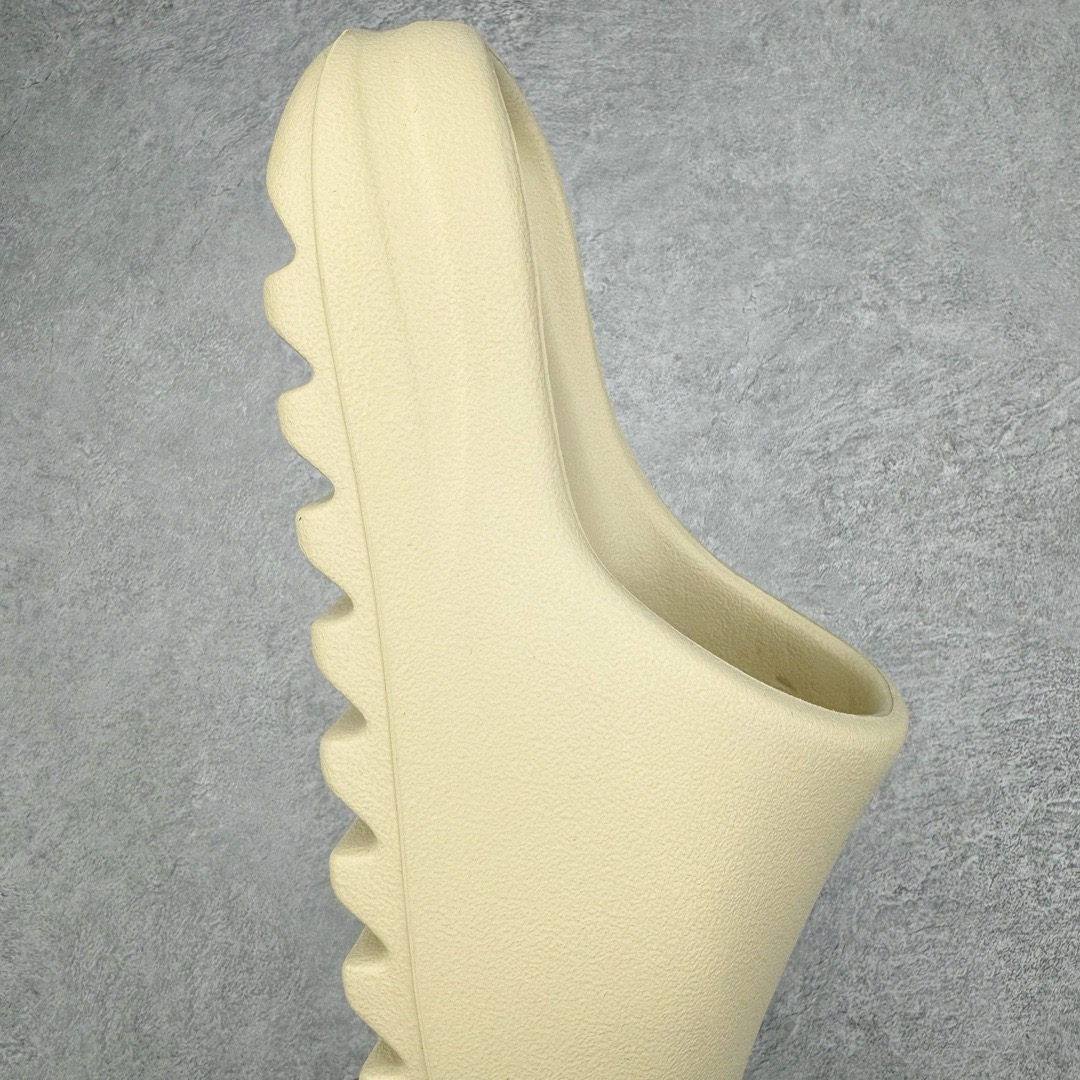 ＃Lw纯原盲盒福利‼️YEEZY SLIDE 椰子拖鞋系列 注意盲盒为软包无盒 报货备注尺码 随机配色 