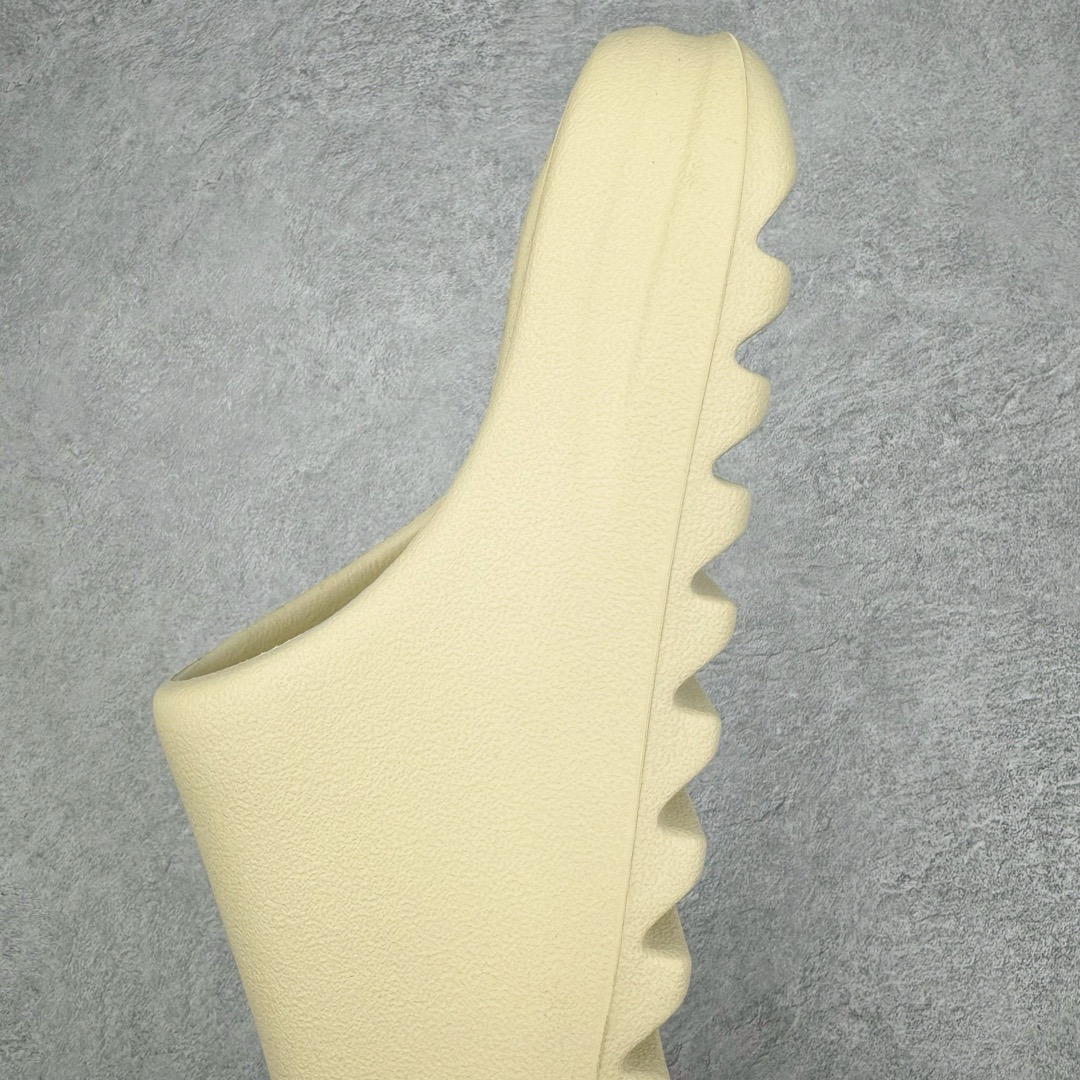 ＃Lw纯原盲盒福利‼️YEEZY SLIDE 椰子拖鞋系列 注意盲盒为软包无盒 报货备注尺码 随机配色 