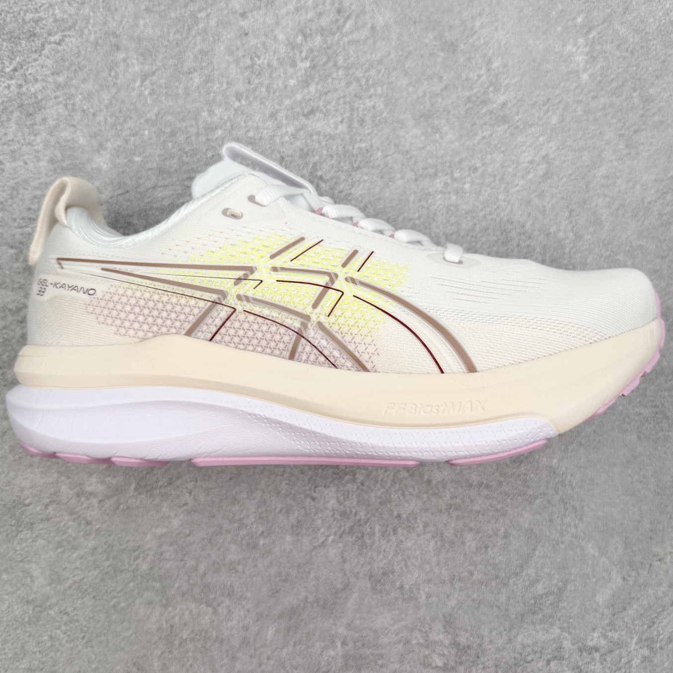 ASICS GEL-KAYANO 33 舒适贴合透气支撑回弹跑步鞋 ASICS（亚瑟士）是日本实业家鬼冢