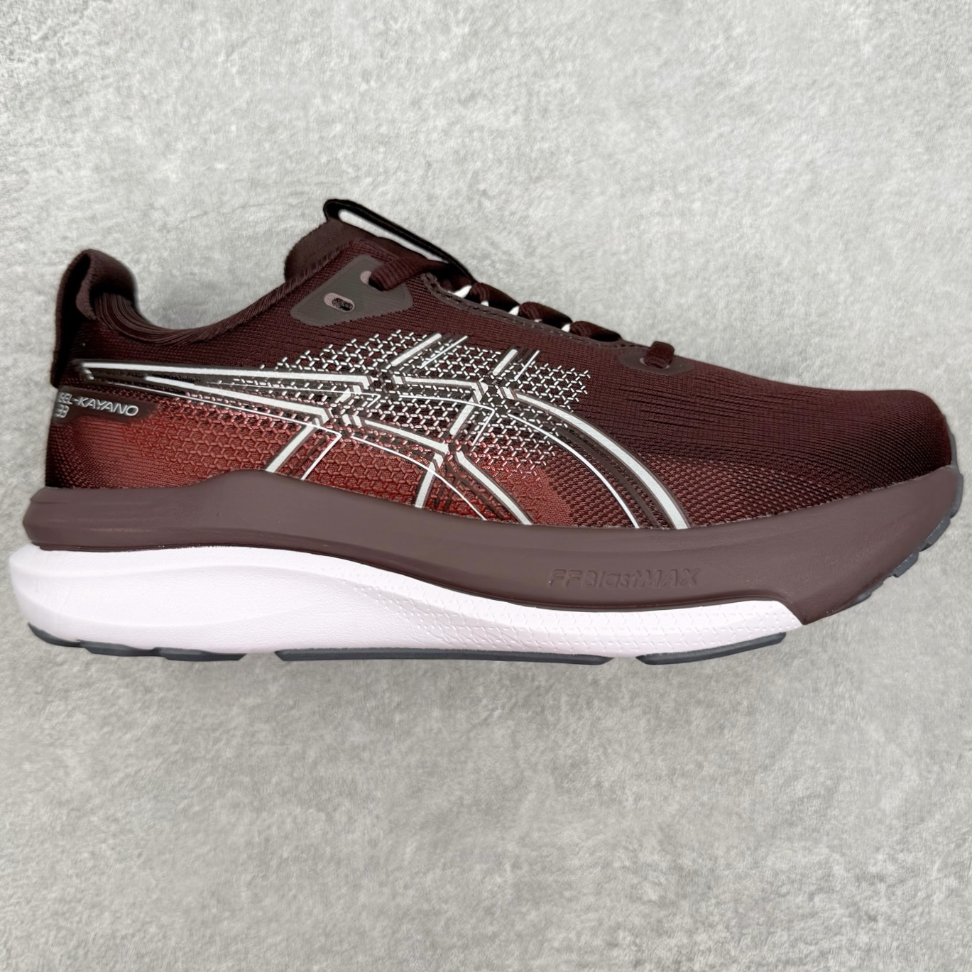 ASICS GEL-KAYANO 33 舒适贴合透气支撑回弹跑步鞋 ASICS（亚瑟士）是日本实业家鬼冢