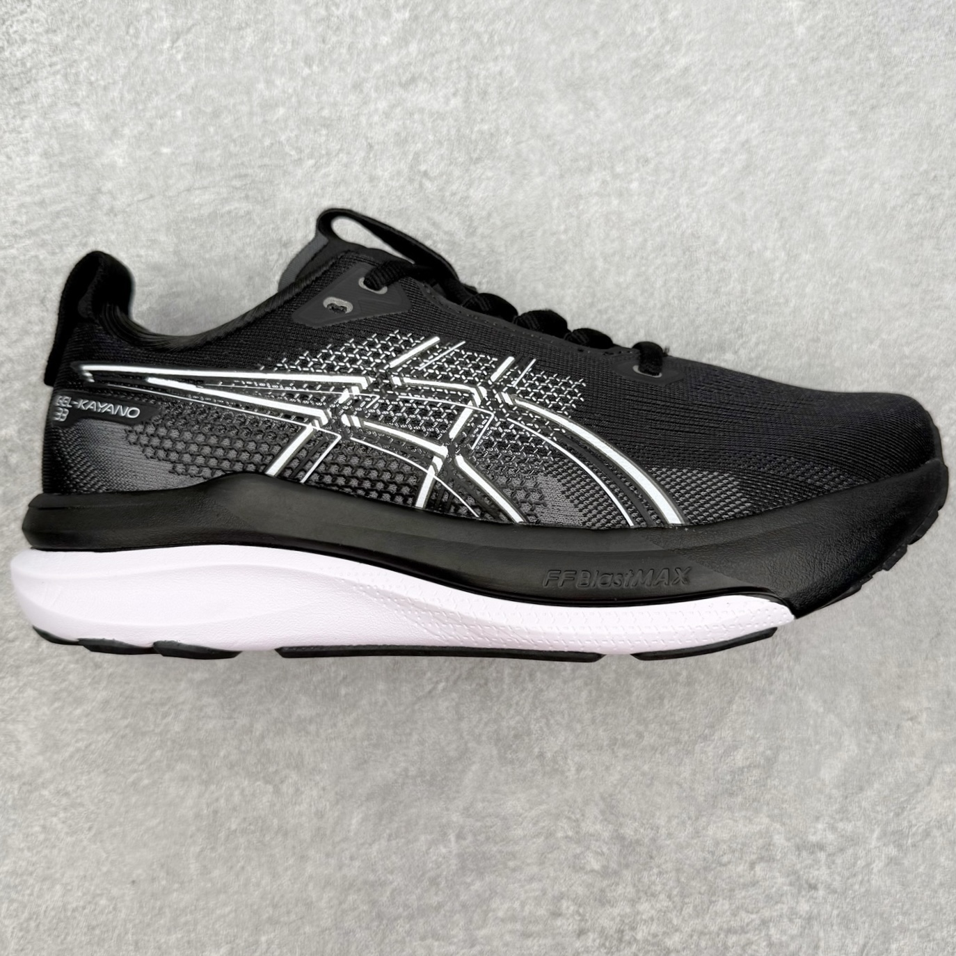 ASICS GEL-KAYANO 33 舒适贴合透气支撑回弹跑步鞋 ASICS（亚瑟士）是日本实业家鬼冢