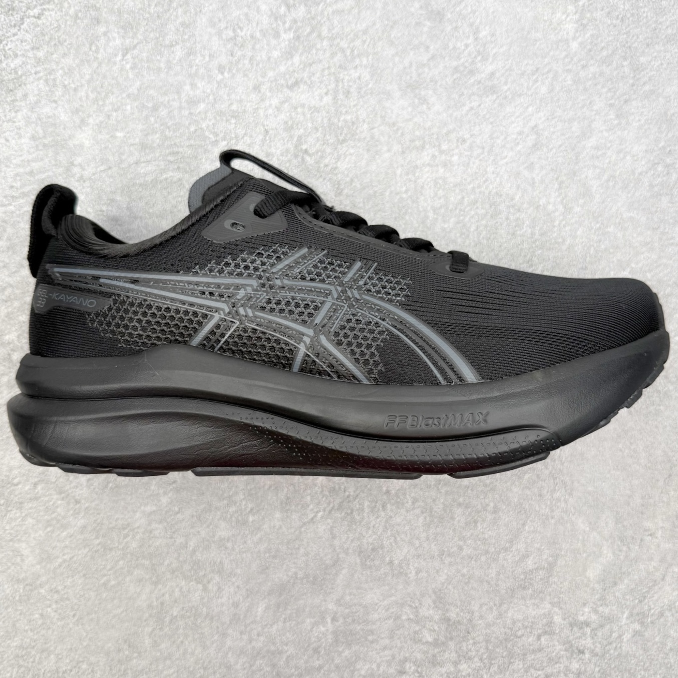 ASICS GEL-KAYANO 33 舒适贴合透气支撑回弹跑步鞋 ASICS（亚瑟士）是日本实业家鬼冢