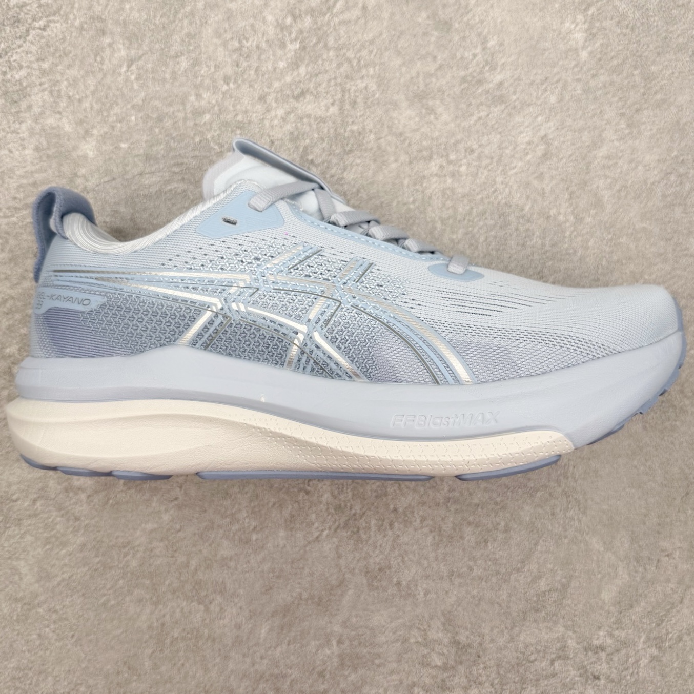 ASICS GEL-KAYANO 33 舒适贴合透气支撑回弹跑步鞋 ASICS（亚瑟士）是日本实业家鬼冢