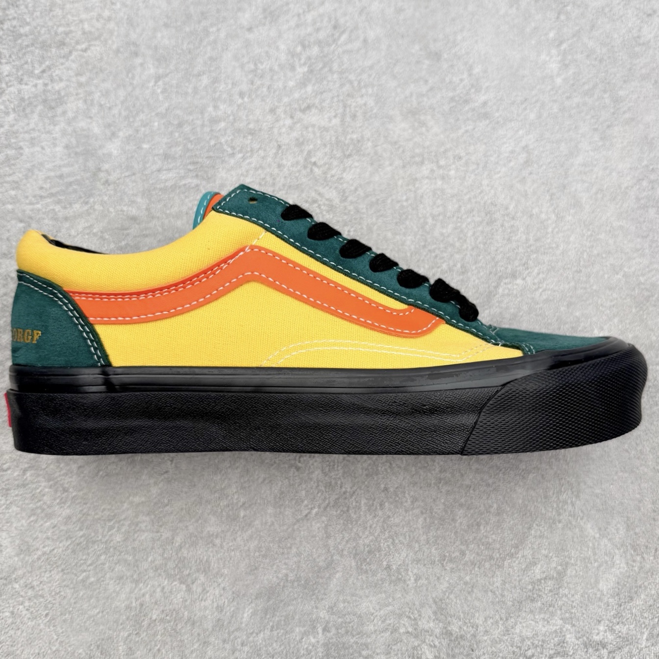 Vans × Julian Klincewicz OTW Old Skool 36舒适贴合休闲硫化板鞋 