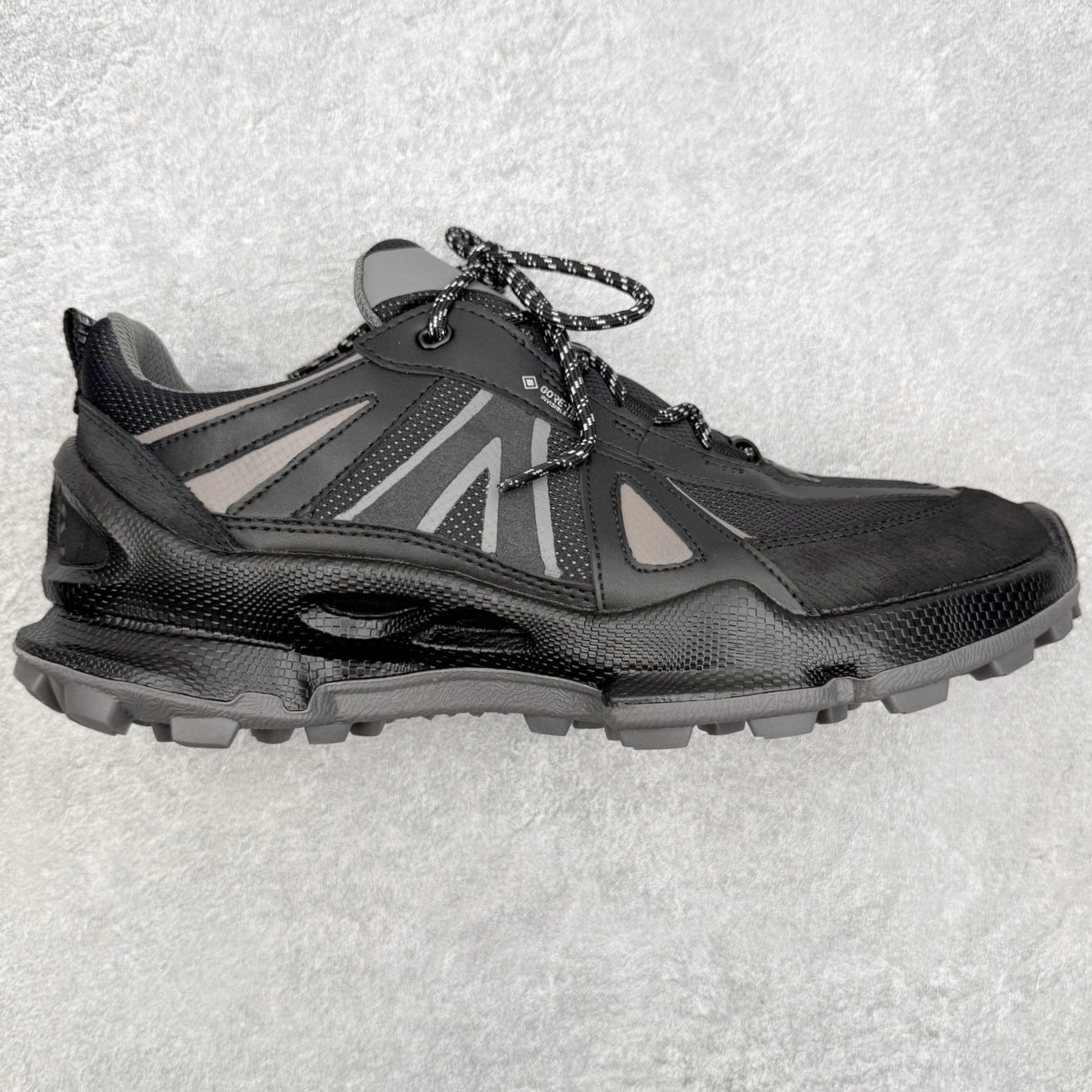 ECCo爱步 Biom C Trail 时尚简约牛皮减震耐磨低帮休闲跑步鞋 ECCO以三大核心特征为依托