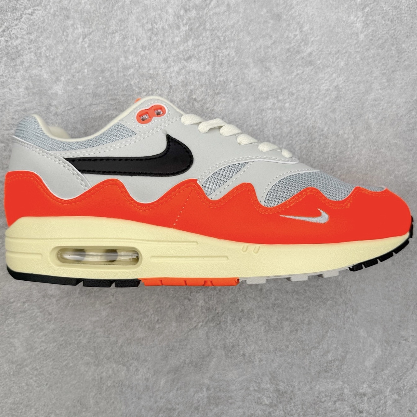 NK Air Max 1 初代复古气垫慢跑鞋 II7055-800 由Tinker Hatfeld和Ma