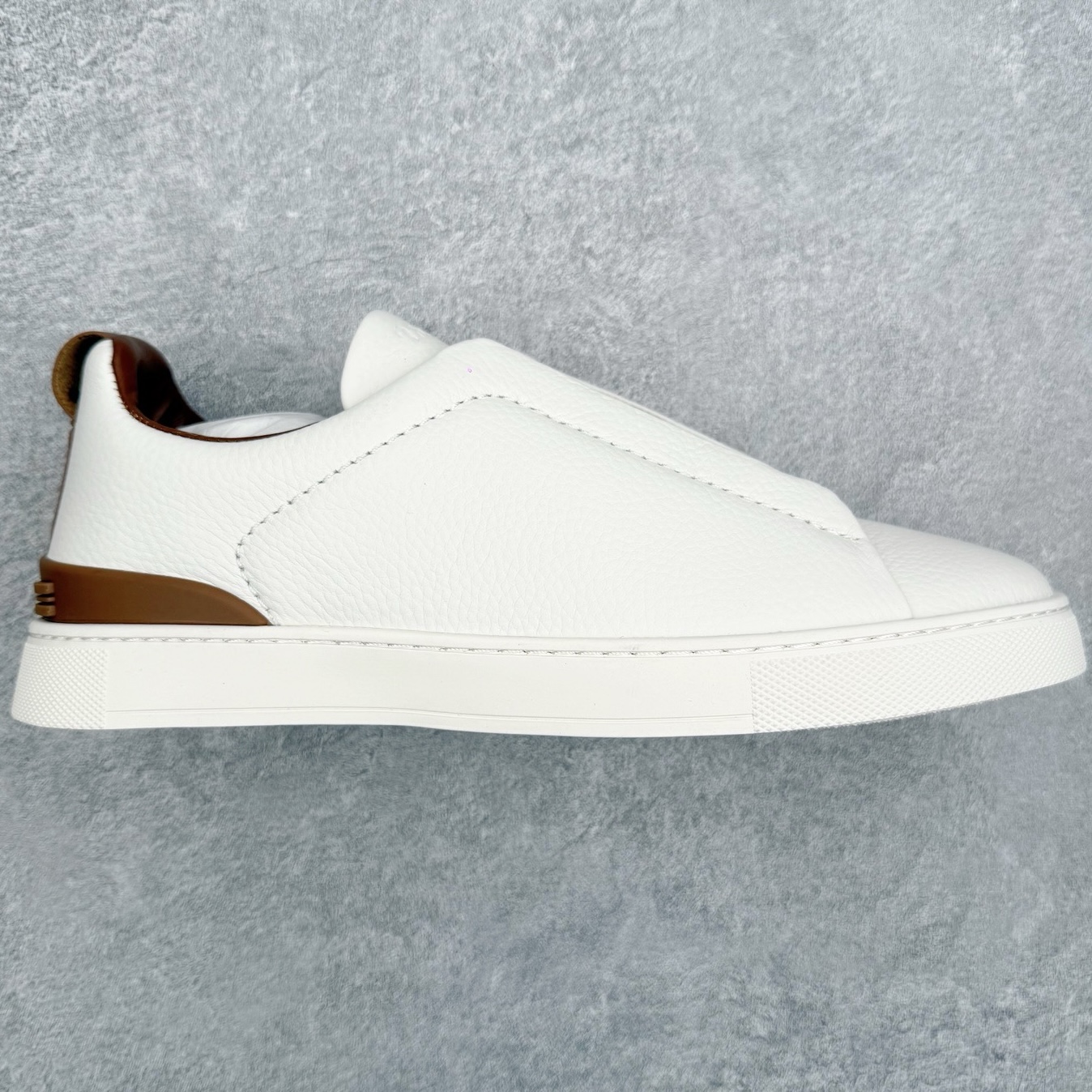 ＃零售版 Zegna Triple Stitch 杰尼亚皮革 圆头平底 低帮低帮运动鞋 摔花纹牛皮制成，
