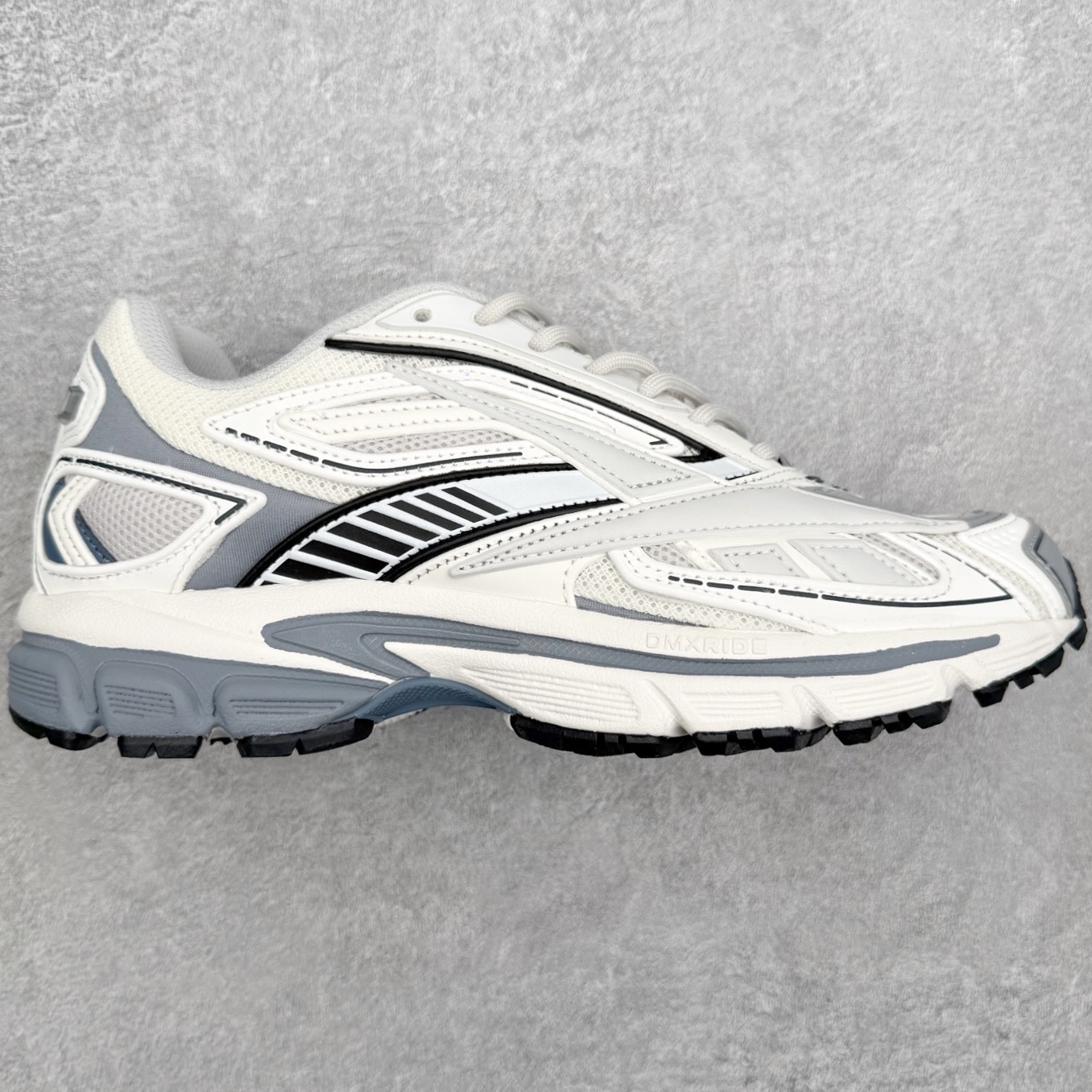 Reebok Premier Road Ultra 舒适 低帮跑步鞋 男女同款 从健身到街头，从不循规蹈