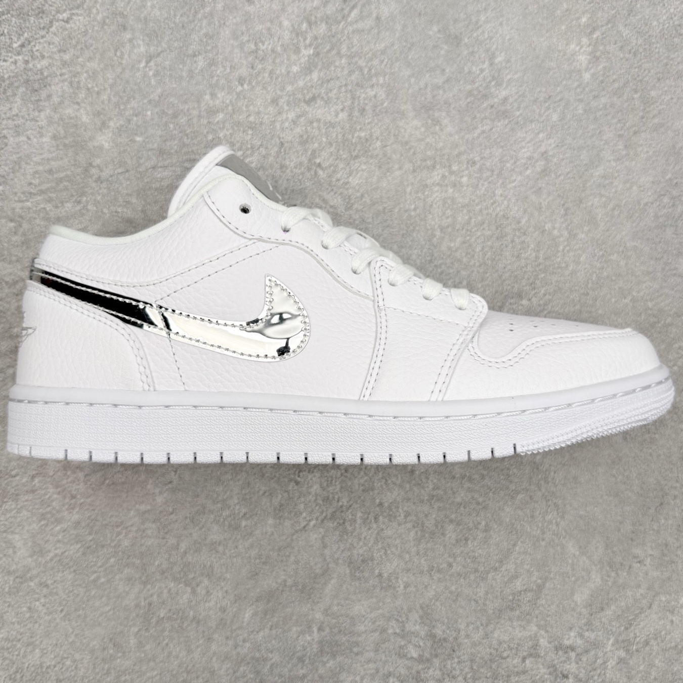 Air Jordan AJ1 Low 低帮 白银 IQ9381-100 终端优势供应 市面中低帮最具代表