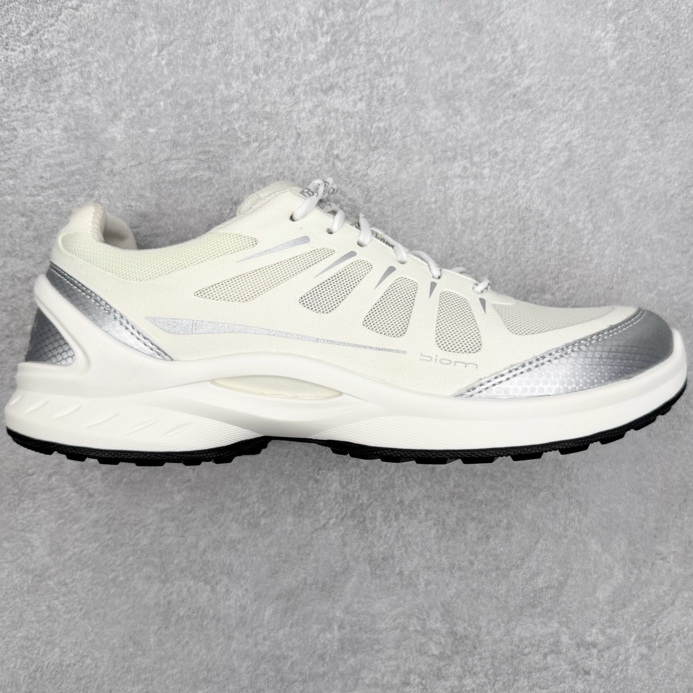 ECCo爱步 Biom C Trail 时尚简约牛皮减震耐磨低帮休闲跑步鞋 ECCO以三大核心特征为依托