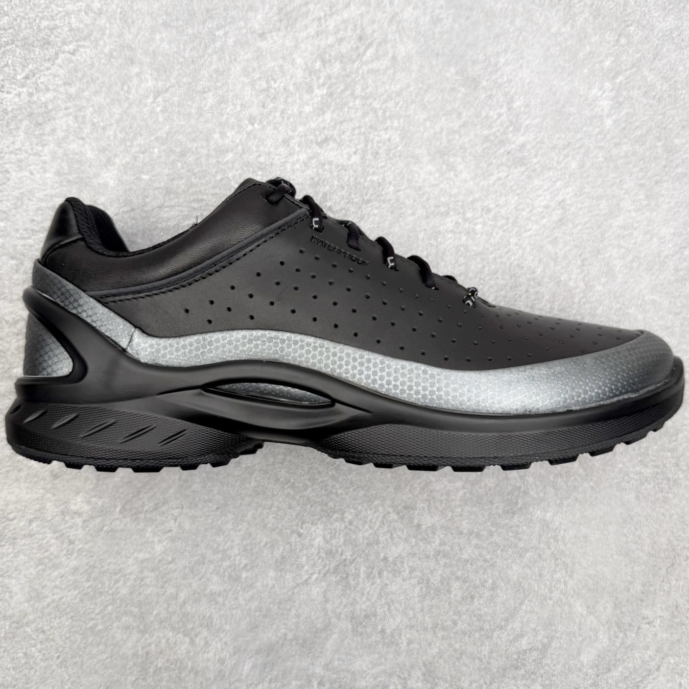 ECCo爱步 Biom C Trail 时尚简约牛皮减震耐磨低帮休闲跑步鞋 ECCO以三大核心特征为依托