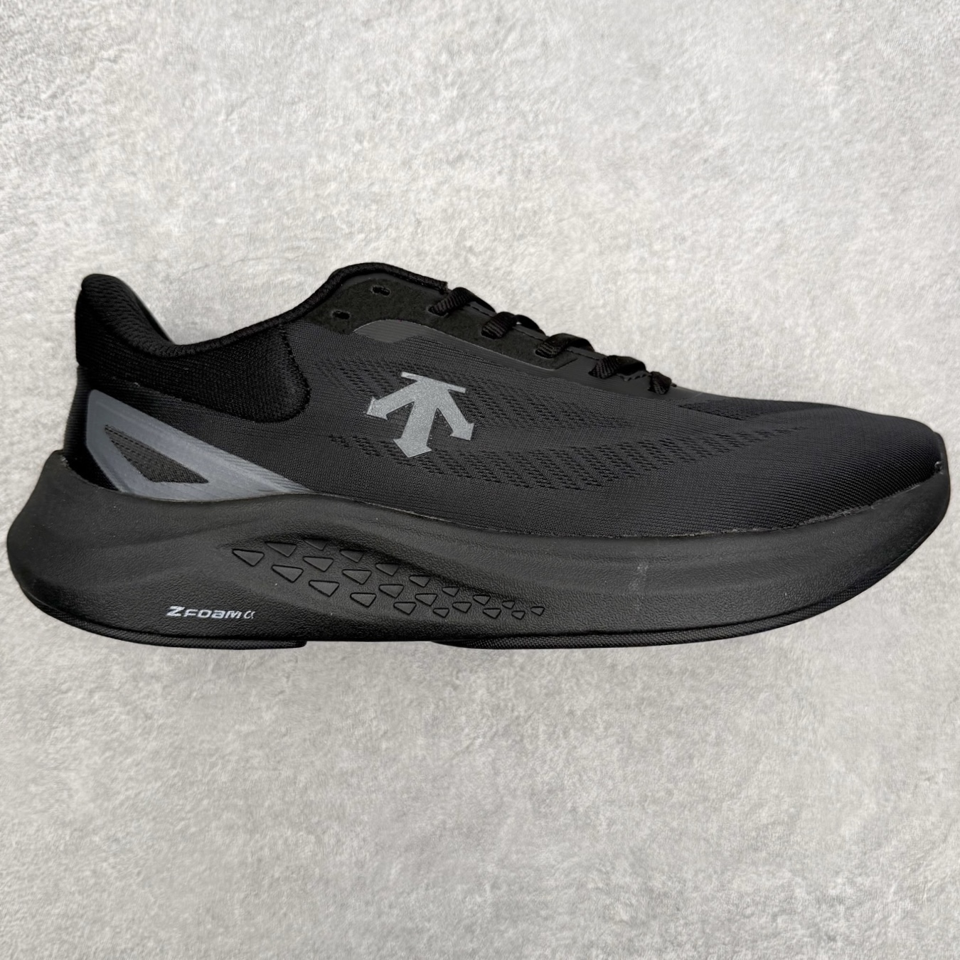 迪桑特DESCENTE Run Step Z-FOAM缓震 轻盈舒适柔软透气 低帮 休闲城市通勤 跑步鞋