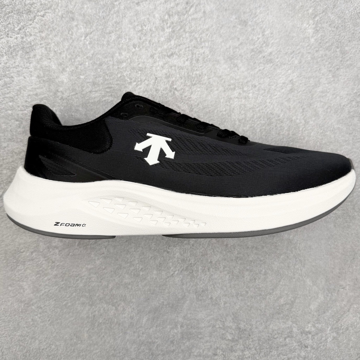 迪桑特DESCENTE Run Step Z-FOAM缓震 轻盈舒适柔软透气 低帮 休闲城市通勤 跑步鞋