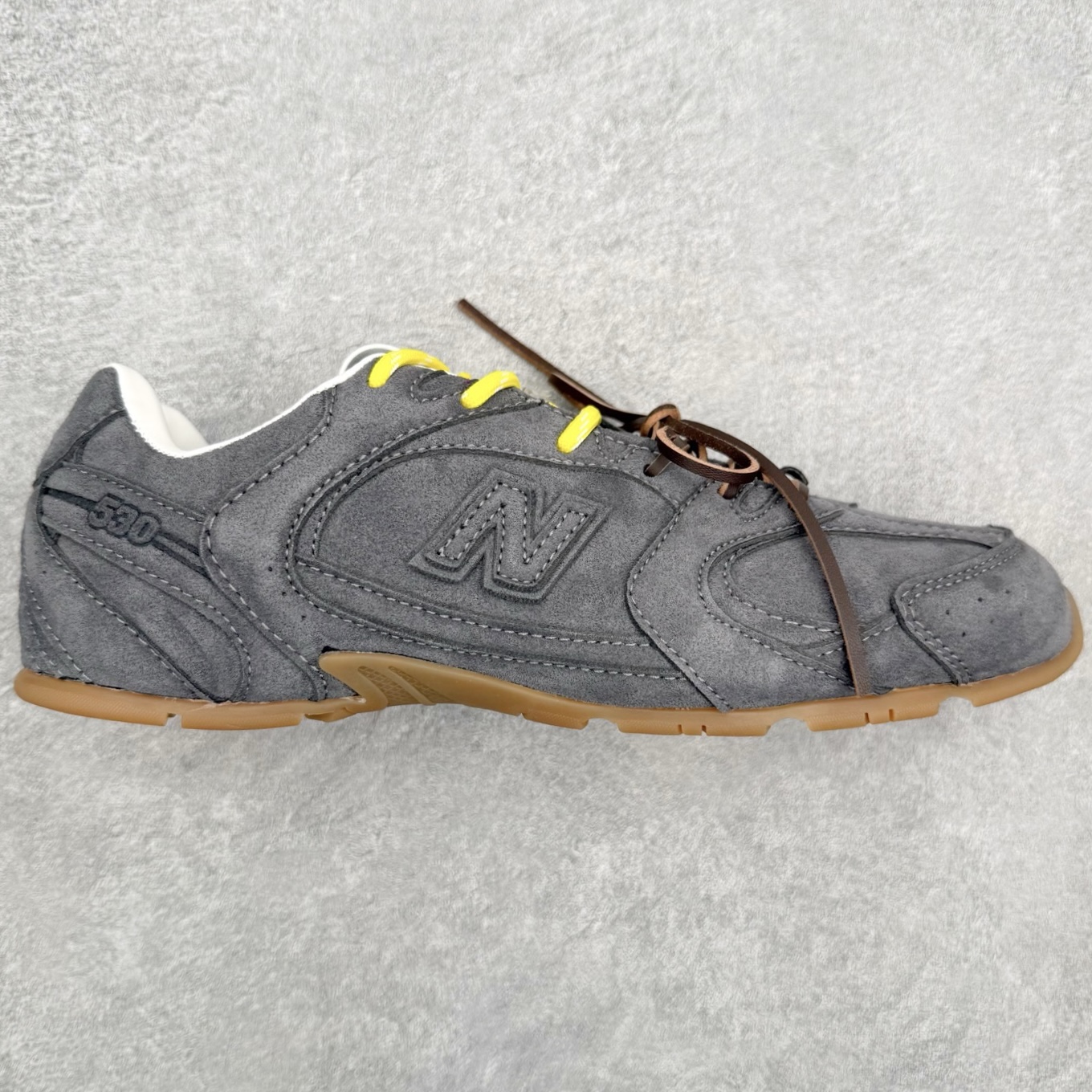 MiuMiu x New Balance NB530 SL 缪缪联名系列低帮经典复古休闲运动鞋 近几年运