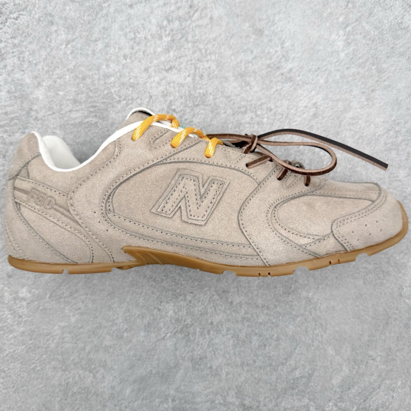 MiuMiu x New Balance NB530 SL 缪缪联名系列低帮经典复古休闲运动鞋 近几年运
