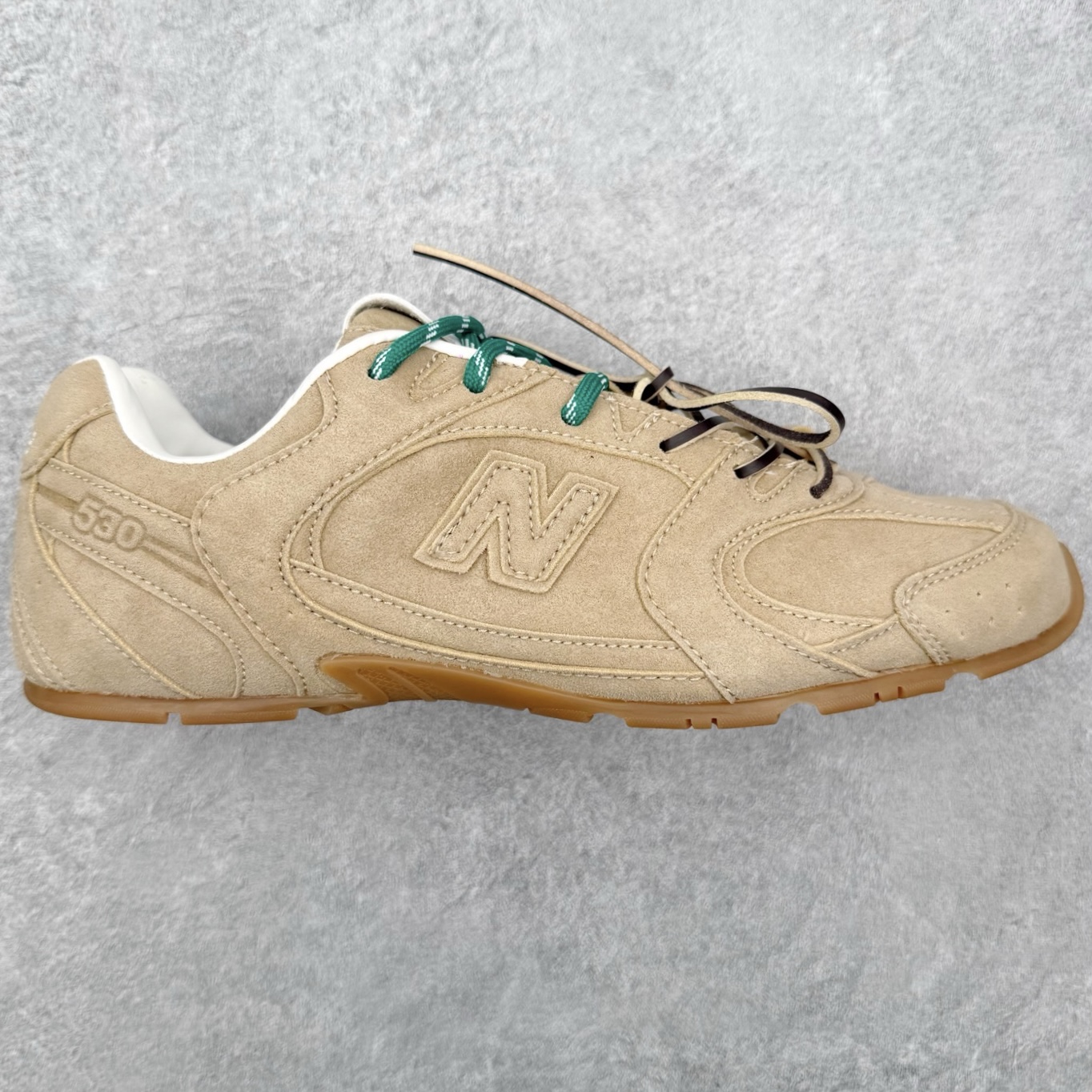 MiuMiu x New Balance NB530 SL 缪缪联名系列低帮经典复古休闲运动鞋 近几年运