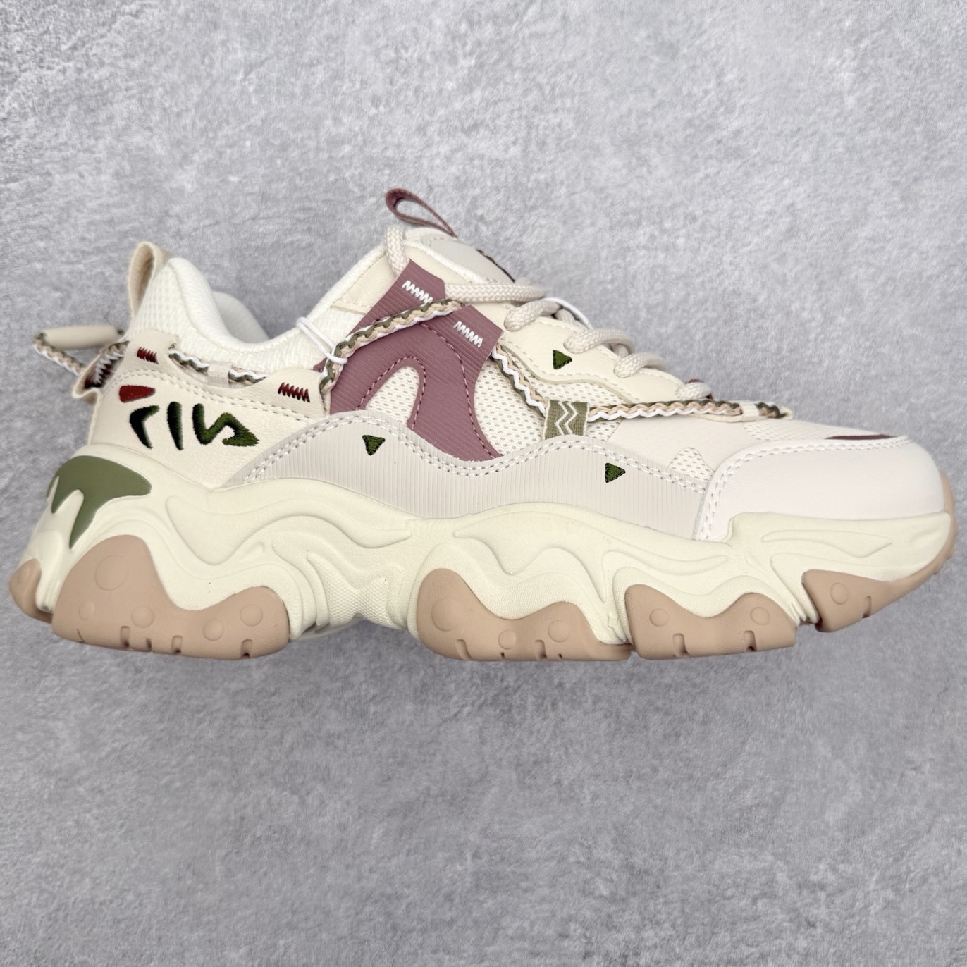 FILA FLUID 5 斐乐猫爪五代百搭低帮复古老爹风潮流休闲运动慢跑鞋 自老爹鞋开始流行于街头 FI