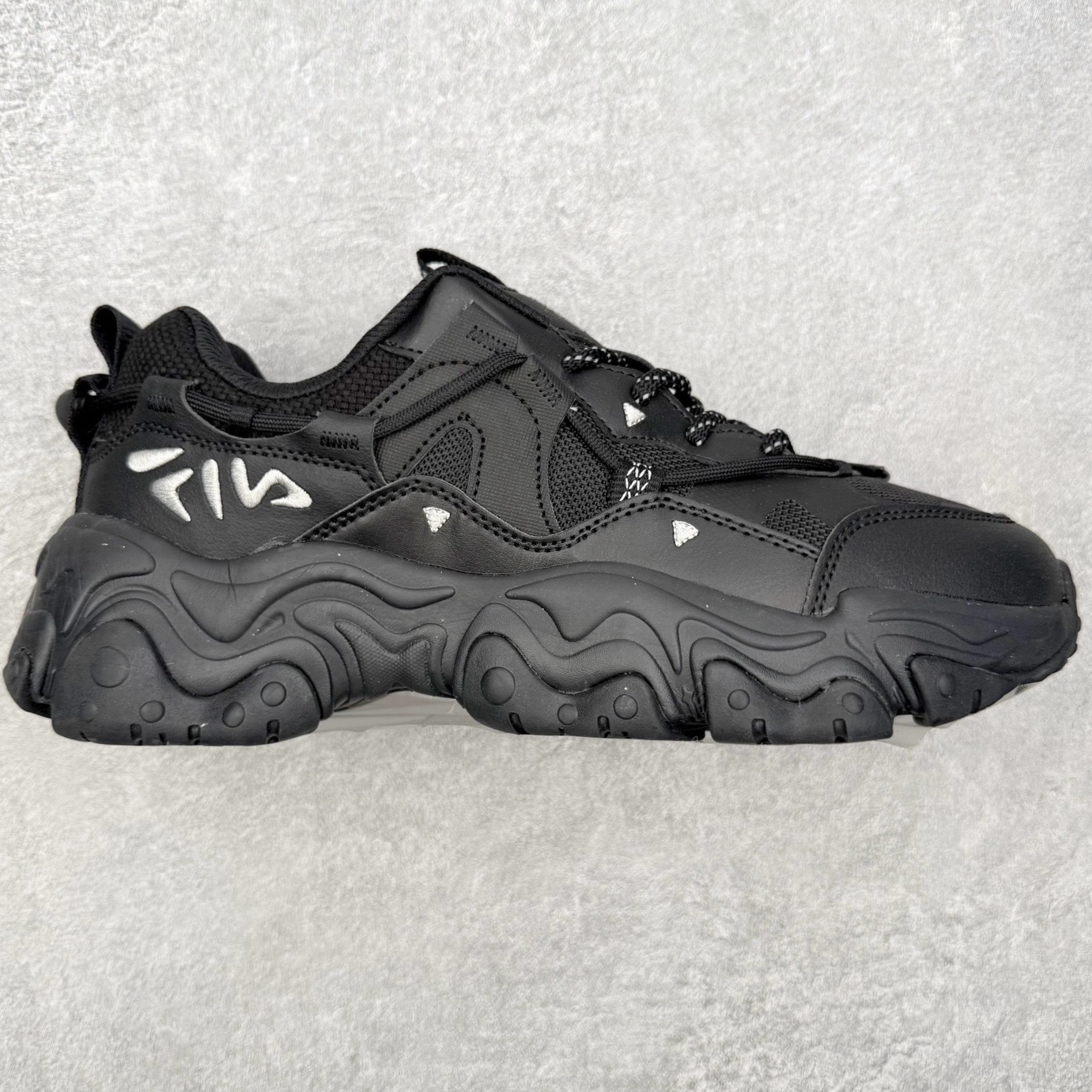 FILA FLUID 5 斐乐猫爪五代百搭低帮复古老爹风潮流休闲运动慢跑鞋 自老爹鞋开始流行于街头 FI