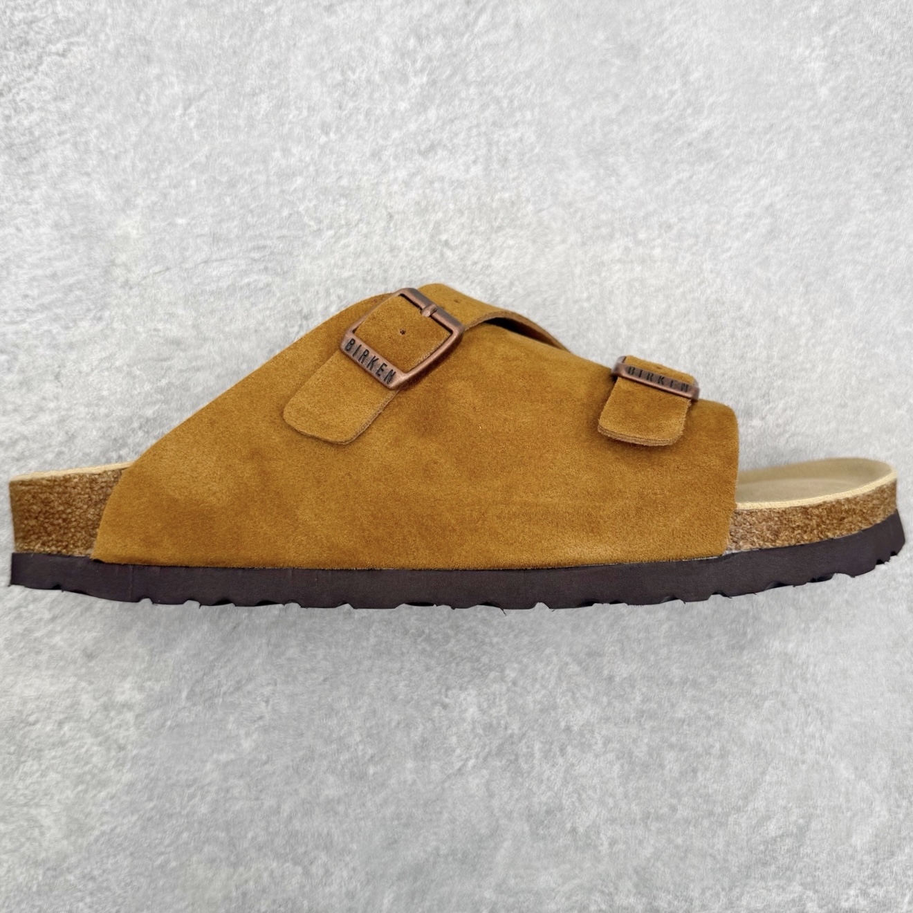 ＃GD广顶 Birkenstock Zurich 勃肯绒面金属针扣软木底包头拖鞋 牛皮绒面革质地柔软 搭