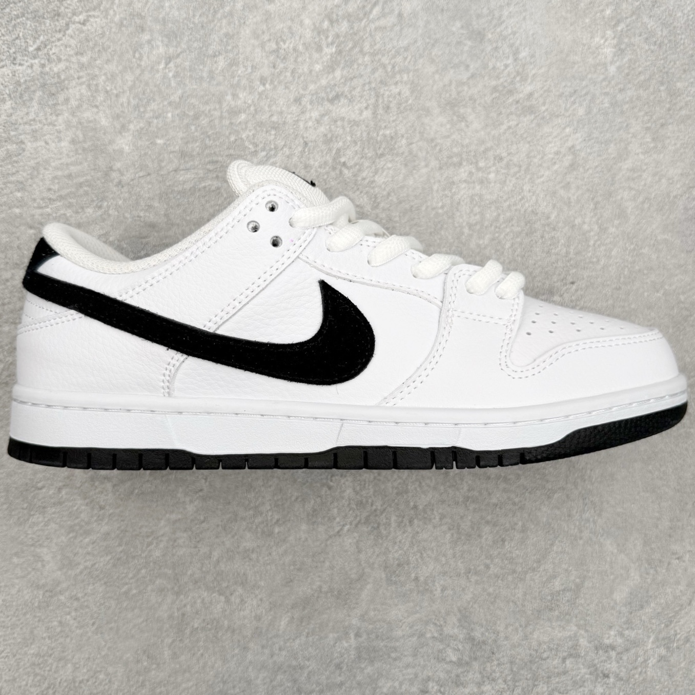 ＃YC纯原 NK SB Dunk Low 白黑 HF3704-100 实力大厂出品 新配色陆续开发 利润