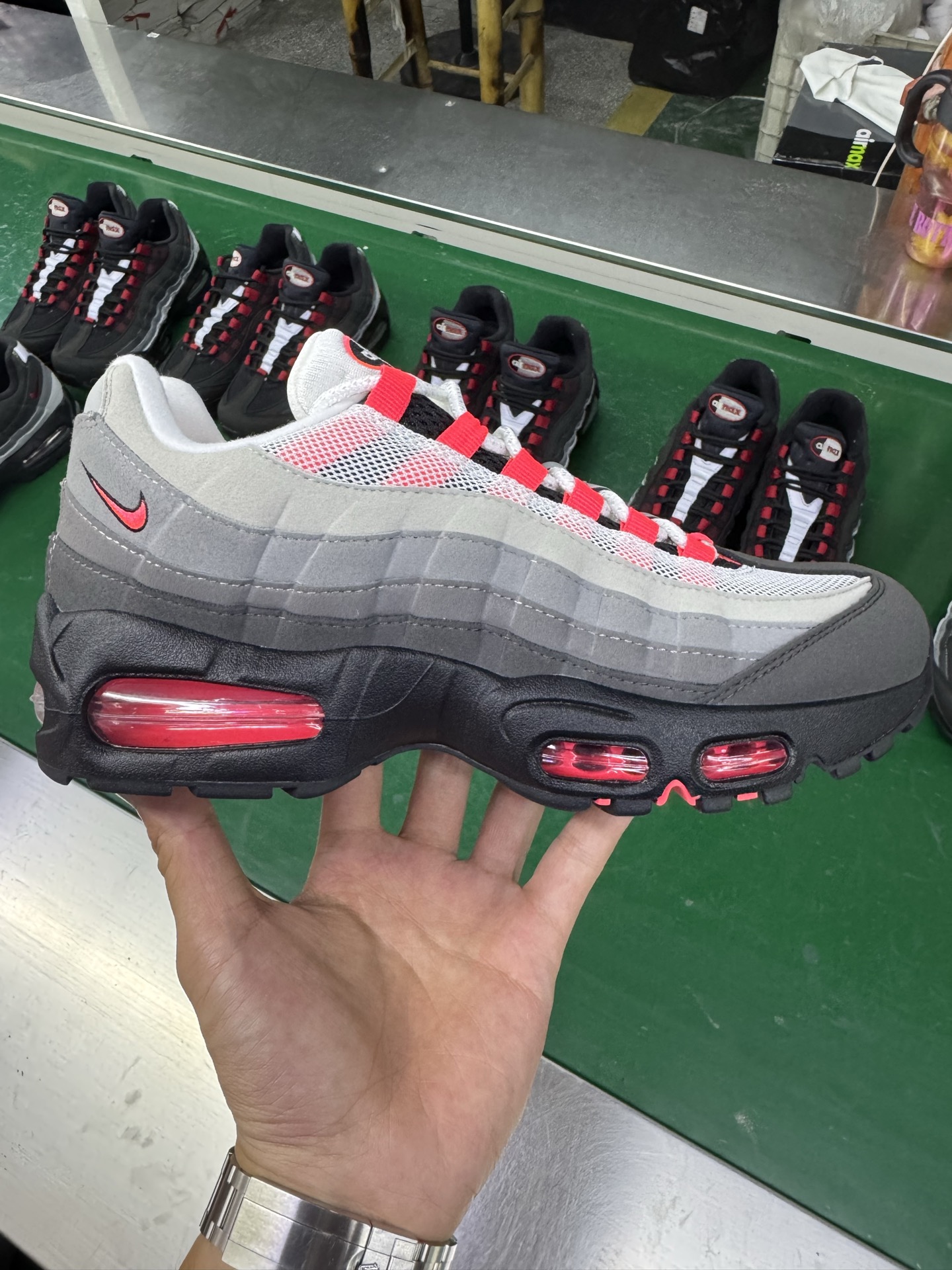 ＃SF外贸特供 NK Air Max 95 OG 舒适百搭耐磨低帮气垫休闲跑步鞋 男女同款 灰黑红 HM