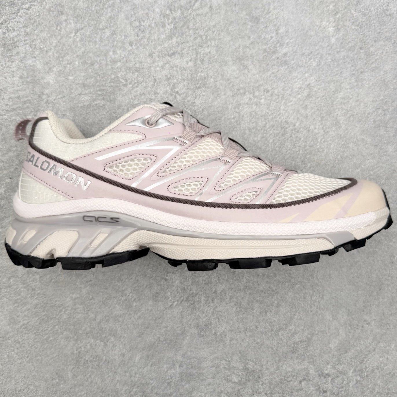 ＃纯原福利‼️Salomon 萨洛蒙 XT-6 复古机能户外跑鞋 这双XT-6 鞋面以锯齿状的包裹系统呈