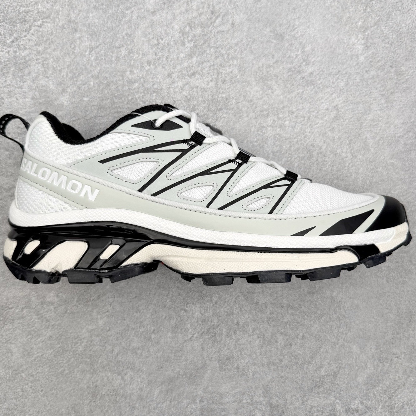＃纯原福利‼️Salomon 萨洛蒙 XT-6 复古机能户外跑鞋 这双XT-6 鞋面以锯齿状的包裹系统呈