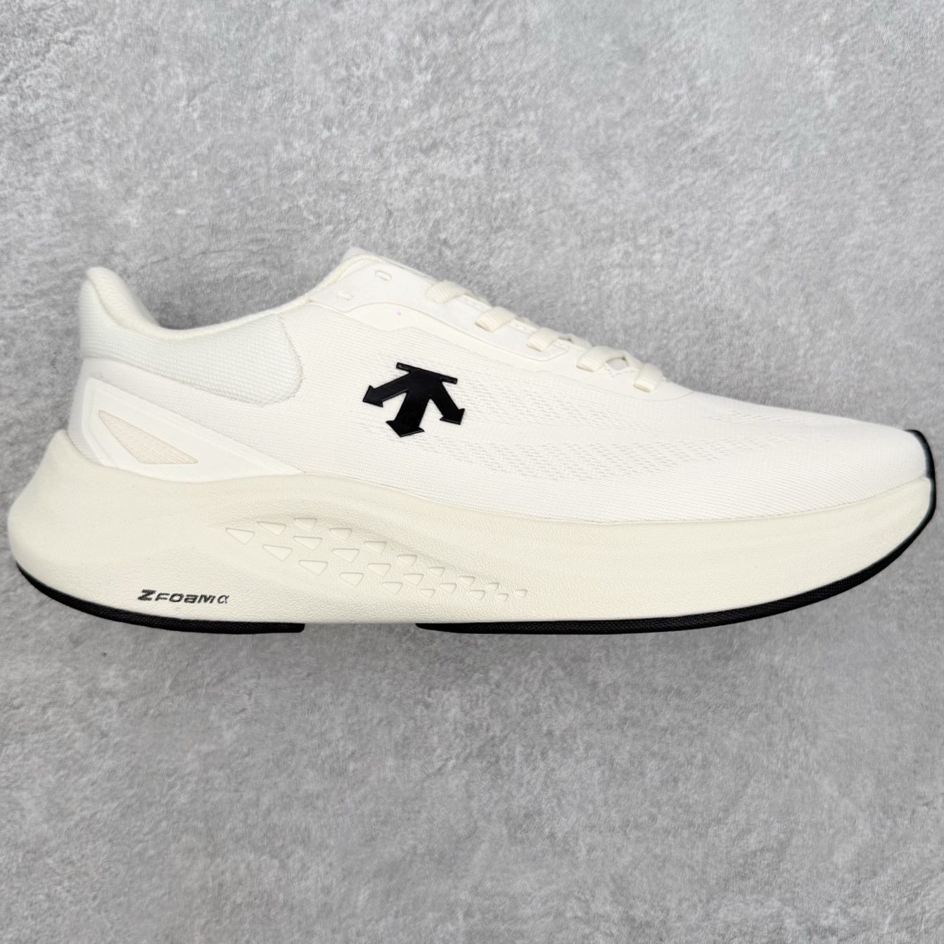 迪桑特DESCENTE Run Step Z-FOAM缓震 轻盈舒适柔软透气 低帮 休闲城市通勤 跑步鞋