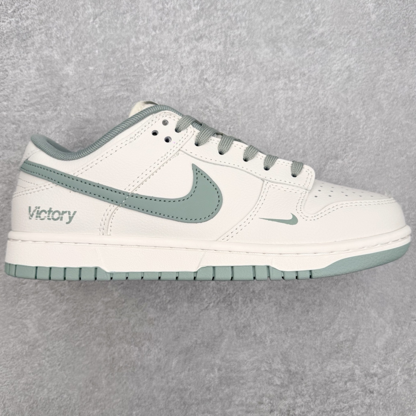 ＃YC纯原 NK Dunk Low 黑粉拿铁 DD1391-100 当酷飒的黑色，遇上温柔的拿铁粉，经典