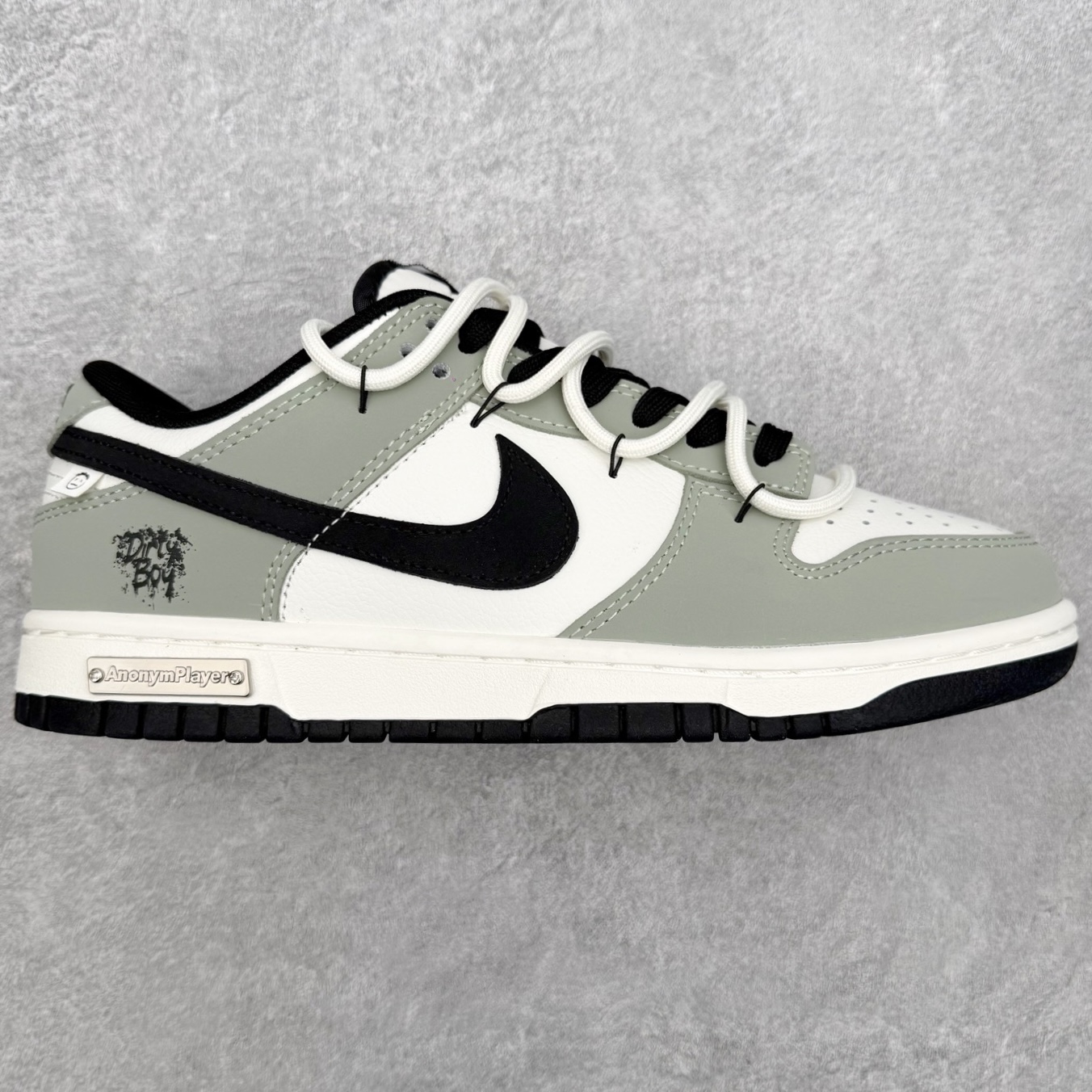 ＃YC纯原 NK Dunk Low 黑粉拿铁 DD1391-100 当酷飒的黑色，遇上温柔的拿铁粉，经典