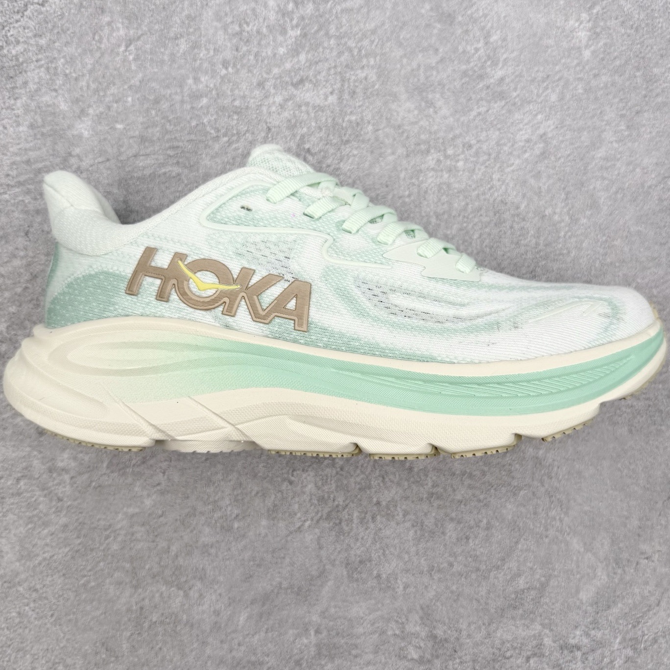 HOKA ONE ONE Clifton 克里夫顿10代专业性能减震公路跑步鞋 轻盈透气的针织网面和纱线