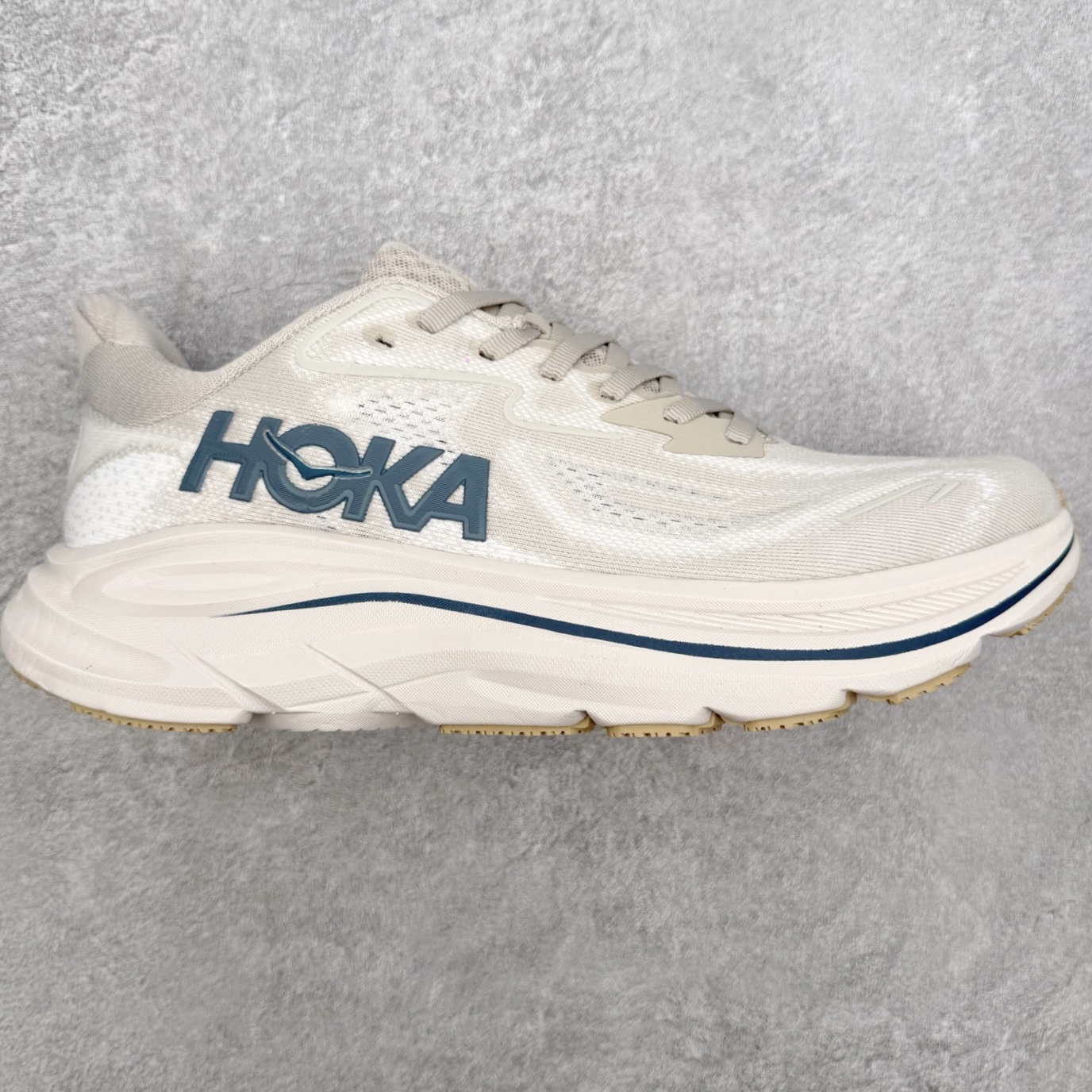 HOKA ONE ONE Clifton 克里夫顿10代专业性能减震公路跑步鞋 轻盈透气的针织网面和纱线