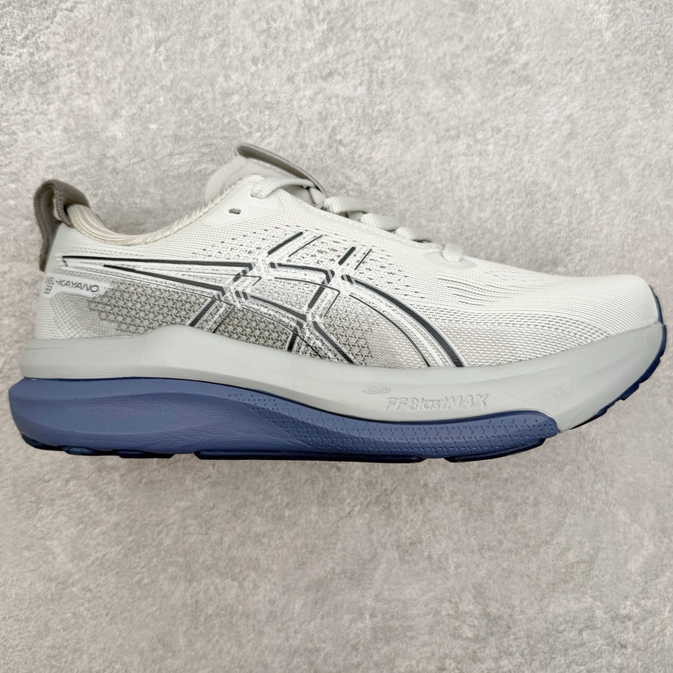 ASICS GEL-KAYANO 33 舒适贴合透气支撑回弹跑步鞋 ASICS（亚瑟士）是日本实业家鬼冢