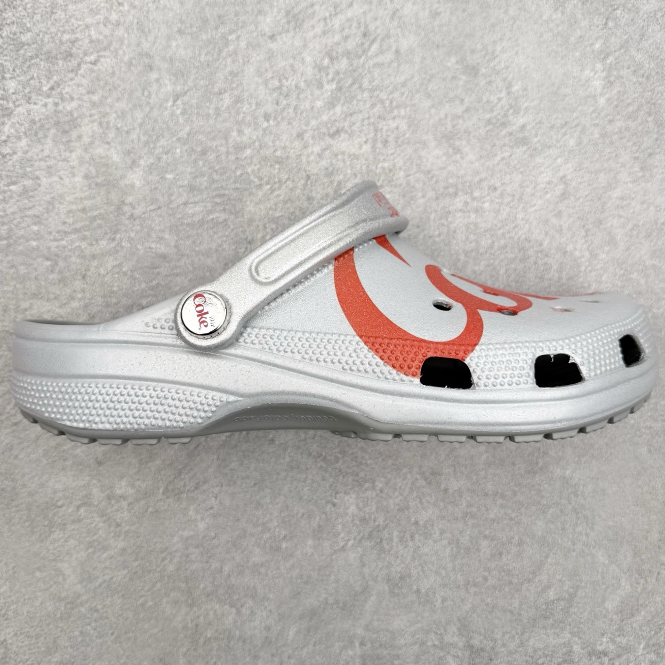 ＃DG莞产 Crocs卡骆驰 × Coca-Cola/可口可乐联名经典复古休闲外穿透气洞洞鞋 超强Lit