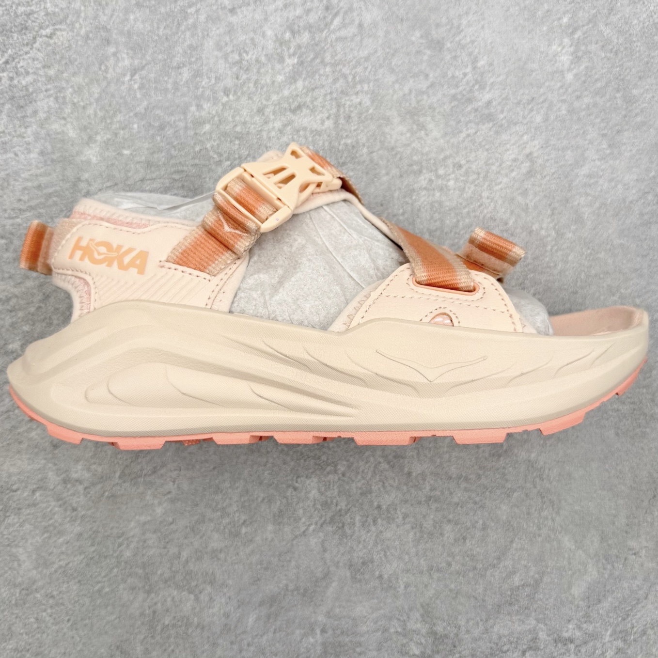 HOKA ONE ONE Infini Hike TC 舒适百搭沙滩凉鞋 HOKA ONE ONE是来自