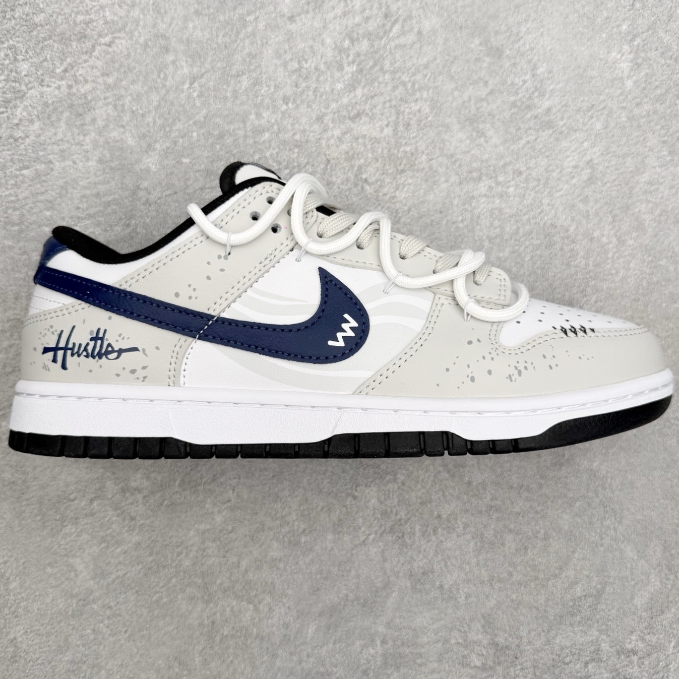 ＃YC纯原 NK Dunk Low 潮跃 DD1391-100 此款采用经典的黑白基底，在这之上，泼墨的