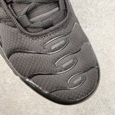 #纯原 NK Air Max Plus TN 气垫复古慢跑鞋 全黑款 -050一、基础信息• 俗称:TN #纯原 NK Air Max Plus TN 气垫复古慢跑鞋 全黑款 -050一、基础信息• 俗称:TN