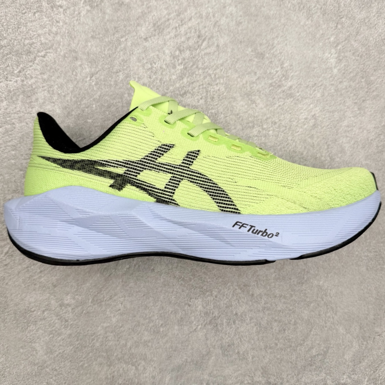 ASICS NOVABLAST 6 舒适百搭低帮马拉松训练竞速跑步鞋 ASICS（亚瑟士）是日本实业家鬼