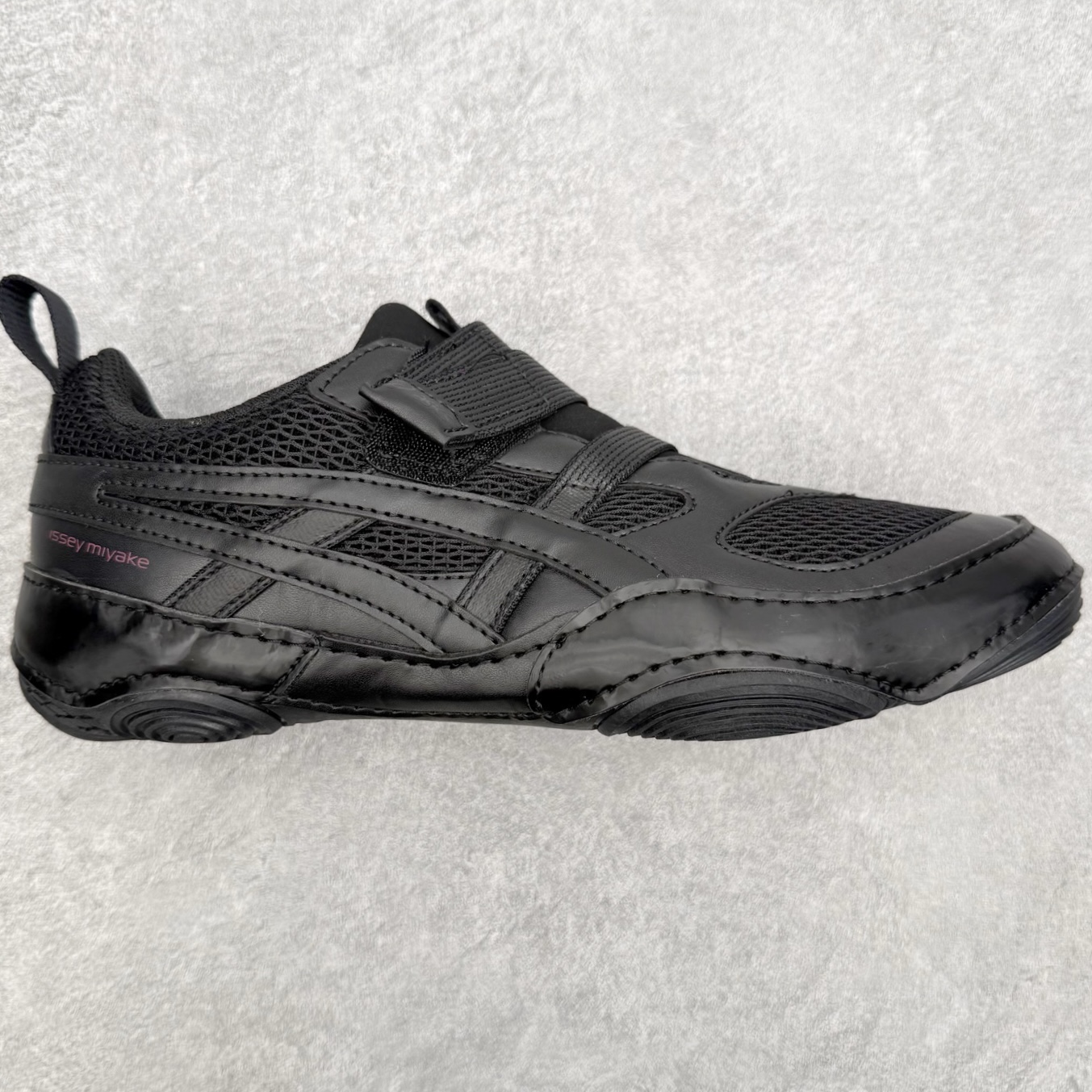 ASICS × ISSEY MIYAKE 亚瑟士三宅一生联名Hyper Taping魔术贴运动鞋产品概述